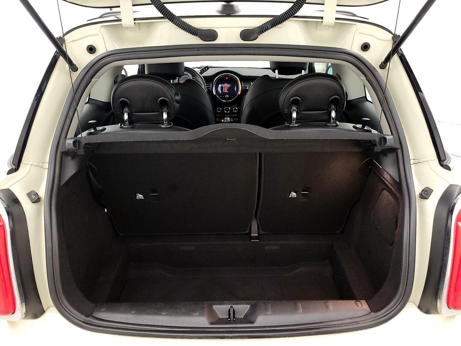 Thumbnail: 2016 MINI Cooper Hardtop - 18