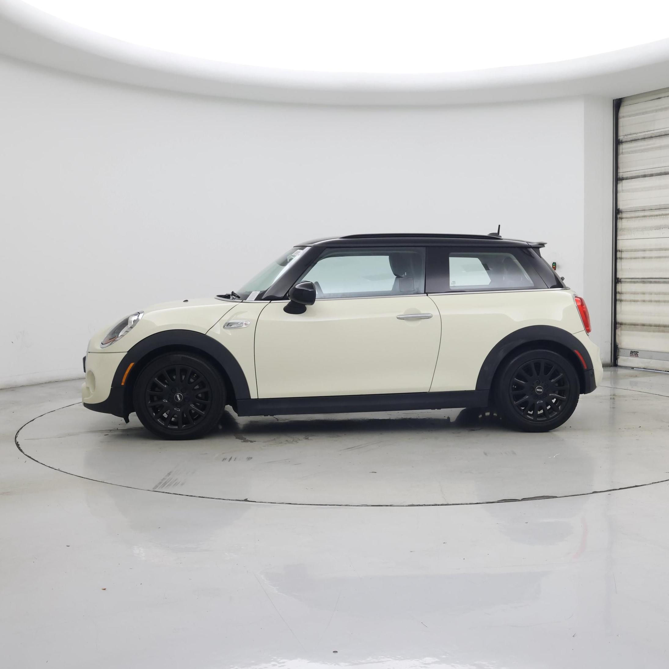 Thumbnail: 2016 MINI Cooper Hardtop - 3