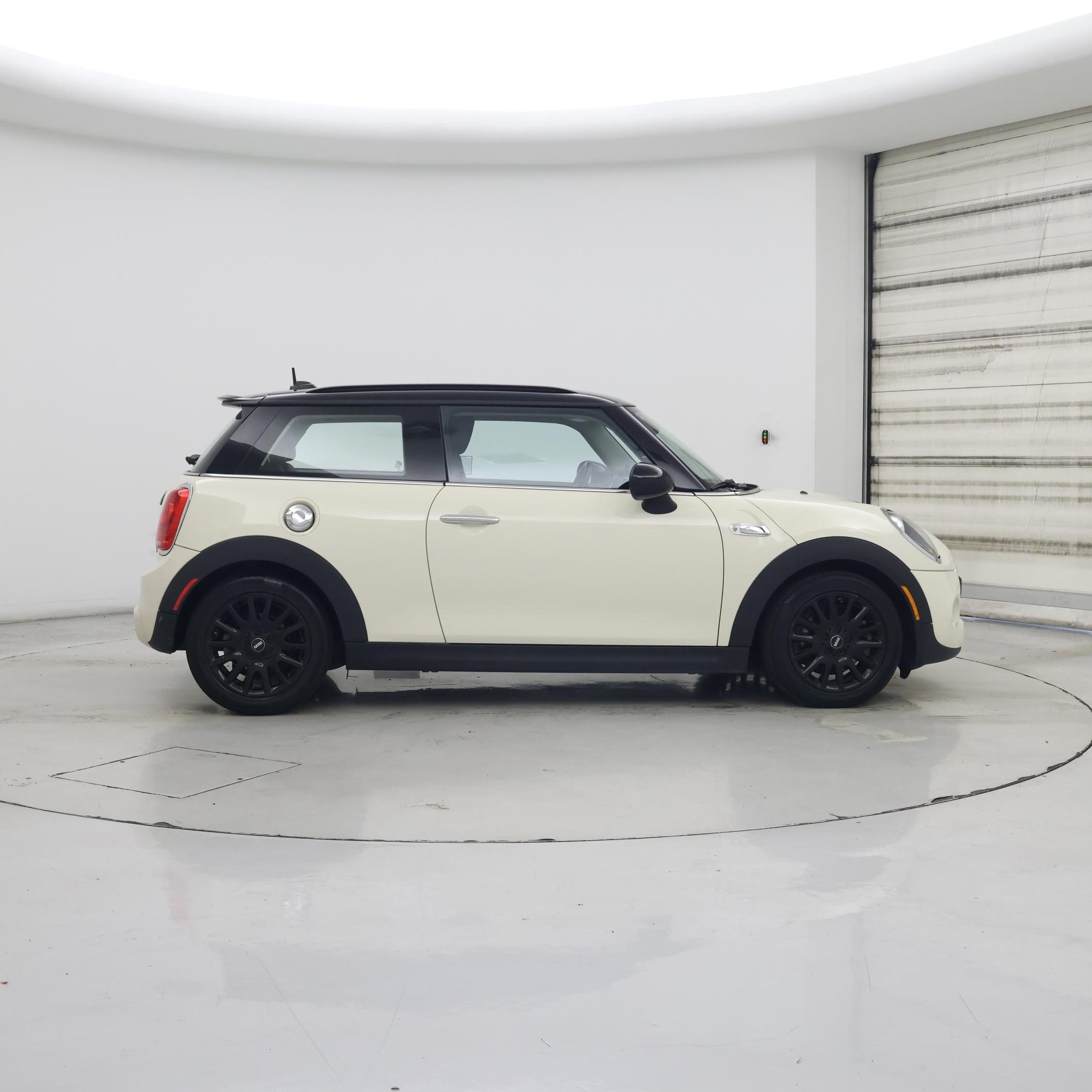 Thumbnail: 2016 MINI Cooper Hardtop - 7