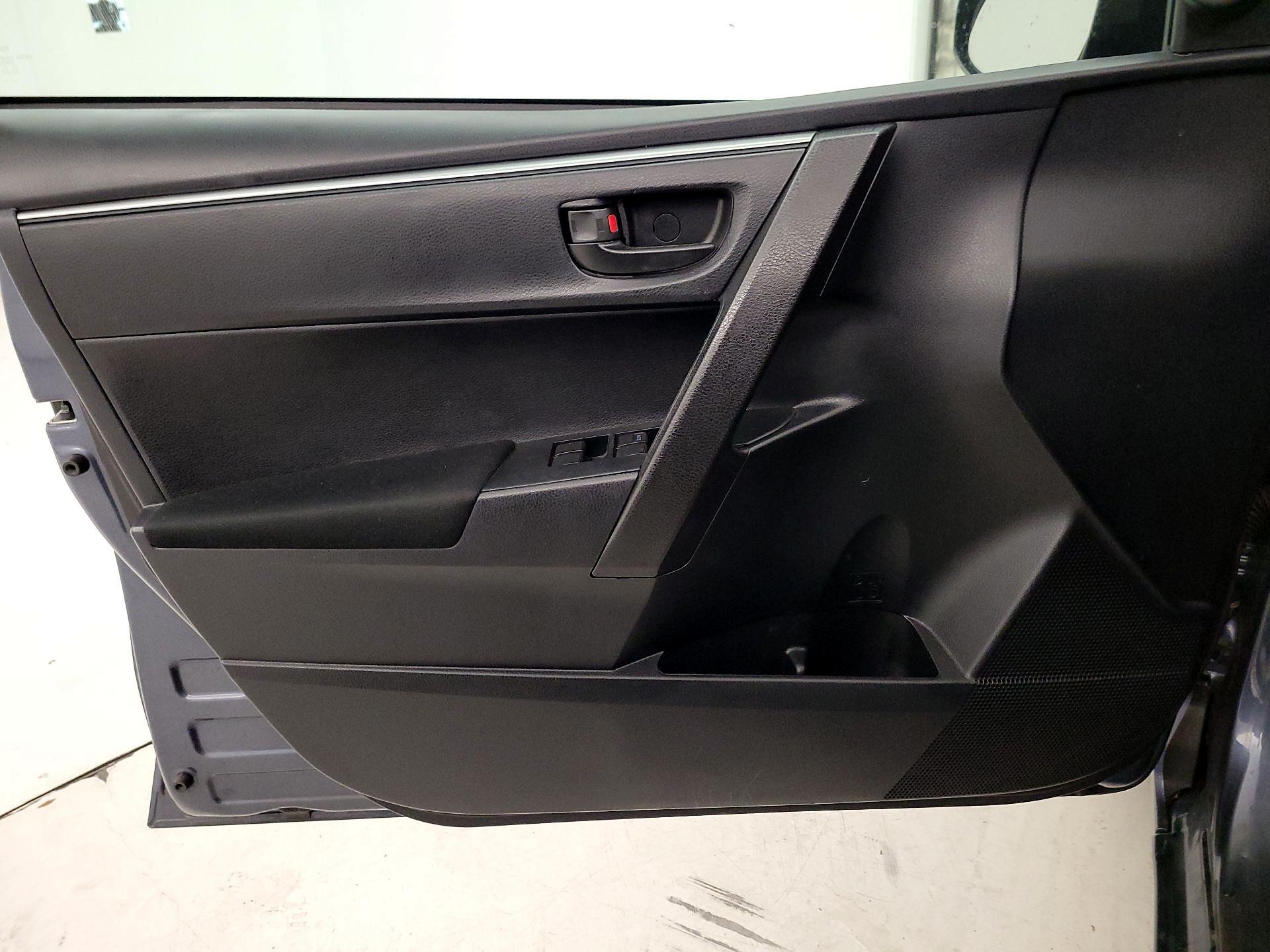 Thumbnail: 2016 Toyota Corolla - 12