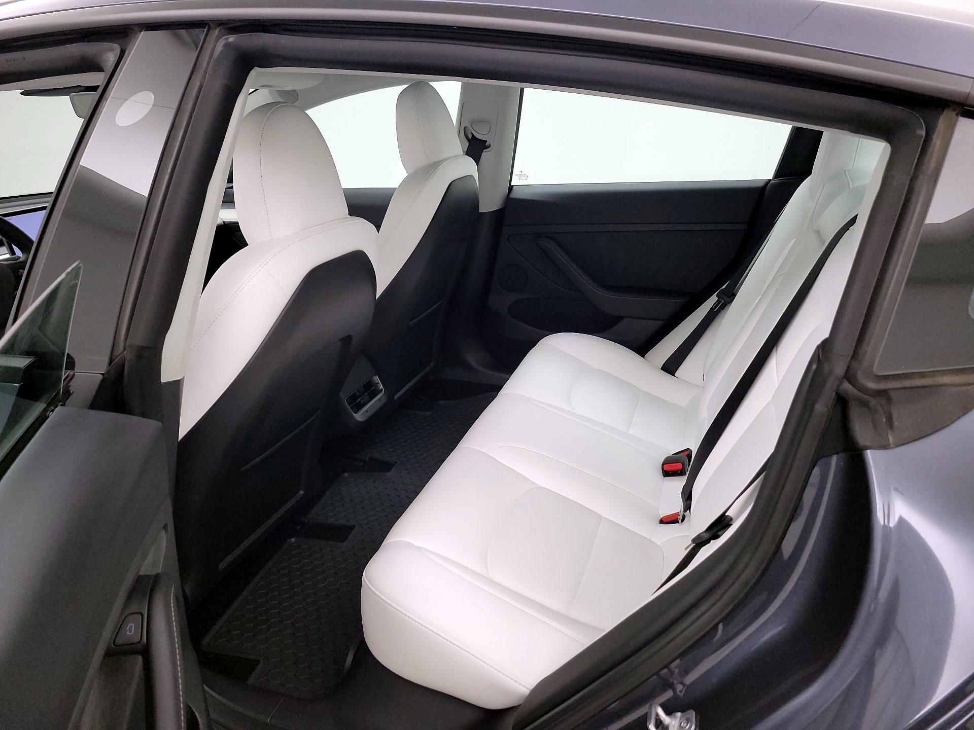 Thumbnail: 2023 Tesla Model 3 - 18