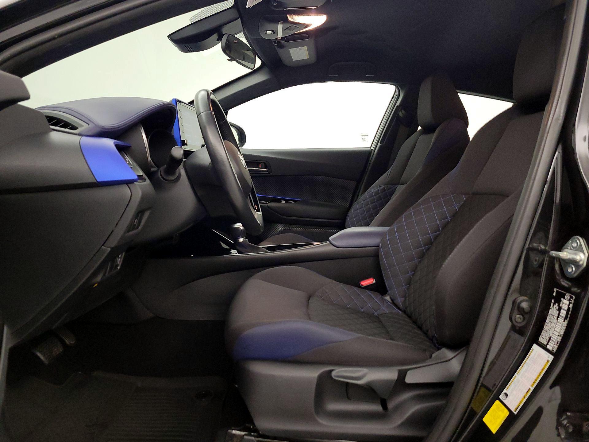 Thumbnail: 2022 Toyota C-HR - 11