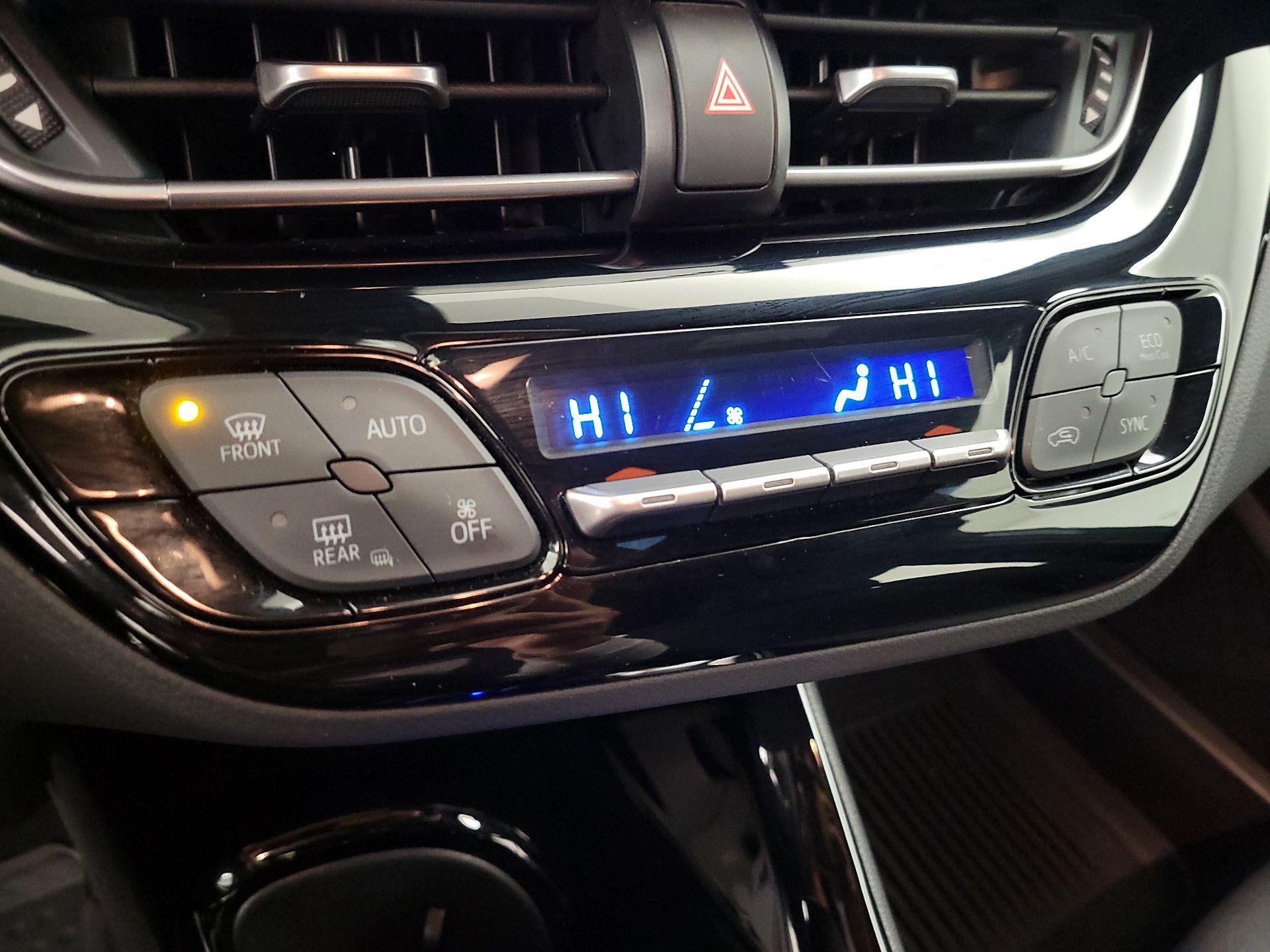 Thumbnail: 2022 Toyota C-HR - 16