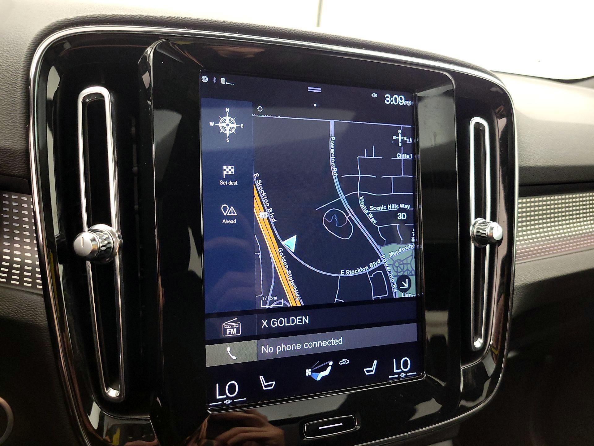 Thumbnail: 2020 Volvo XC40 - 13