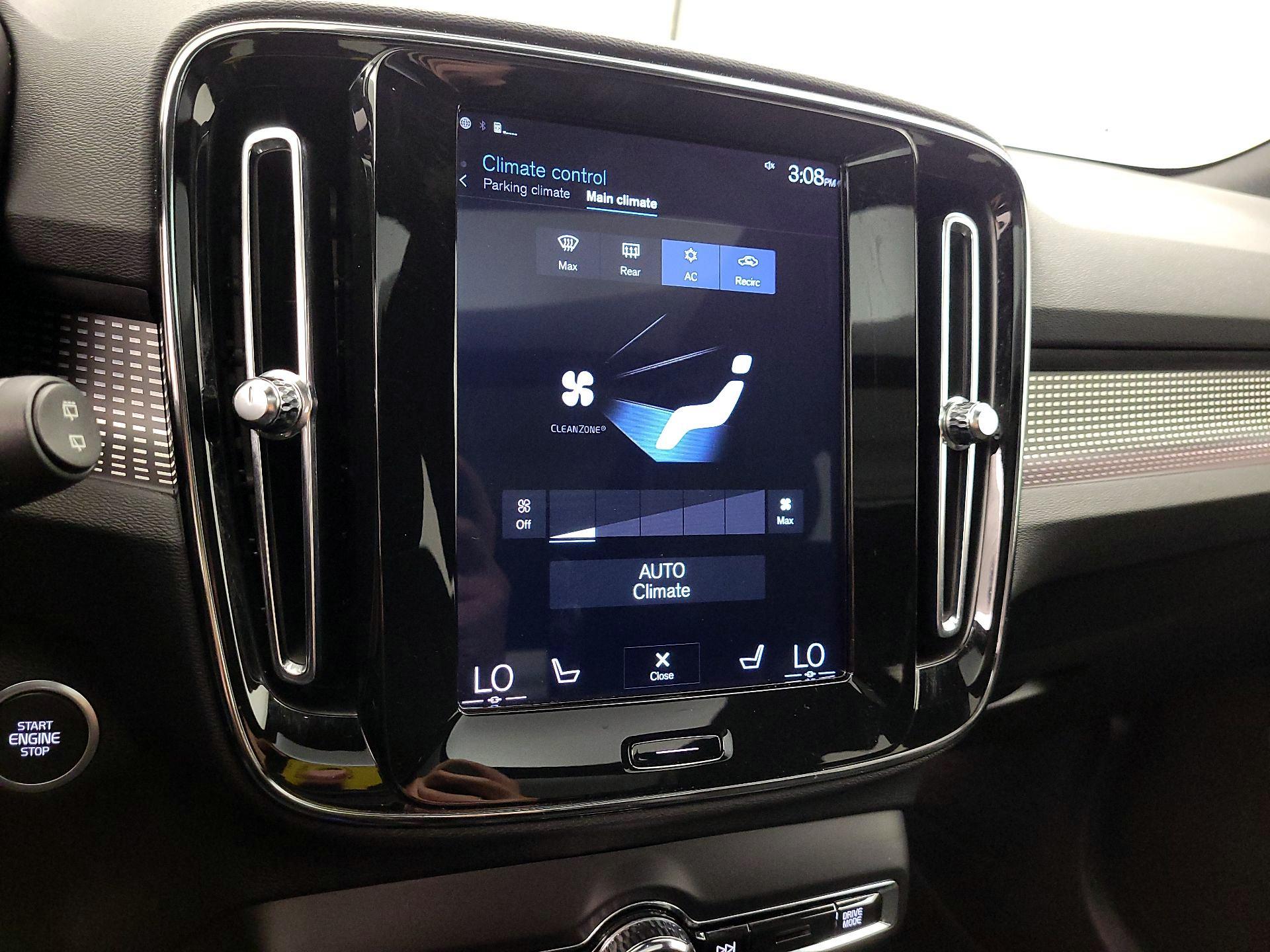 Thumbnail: 2020 Volvo XC40 - 16