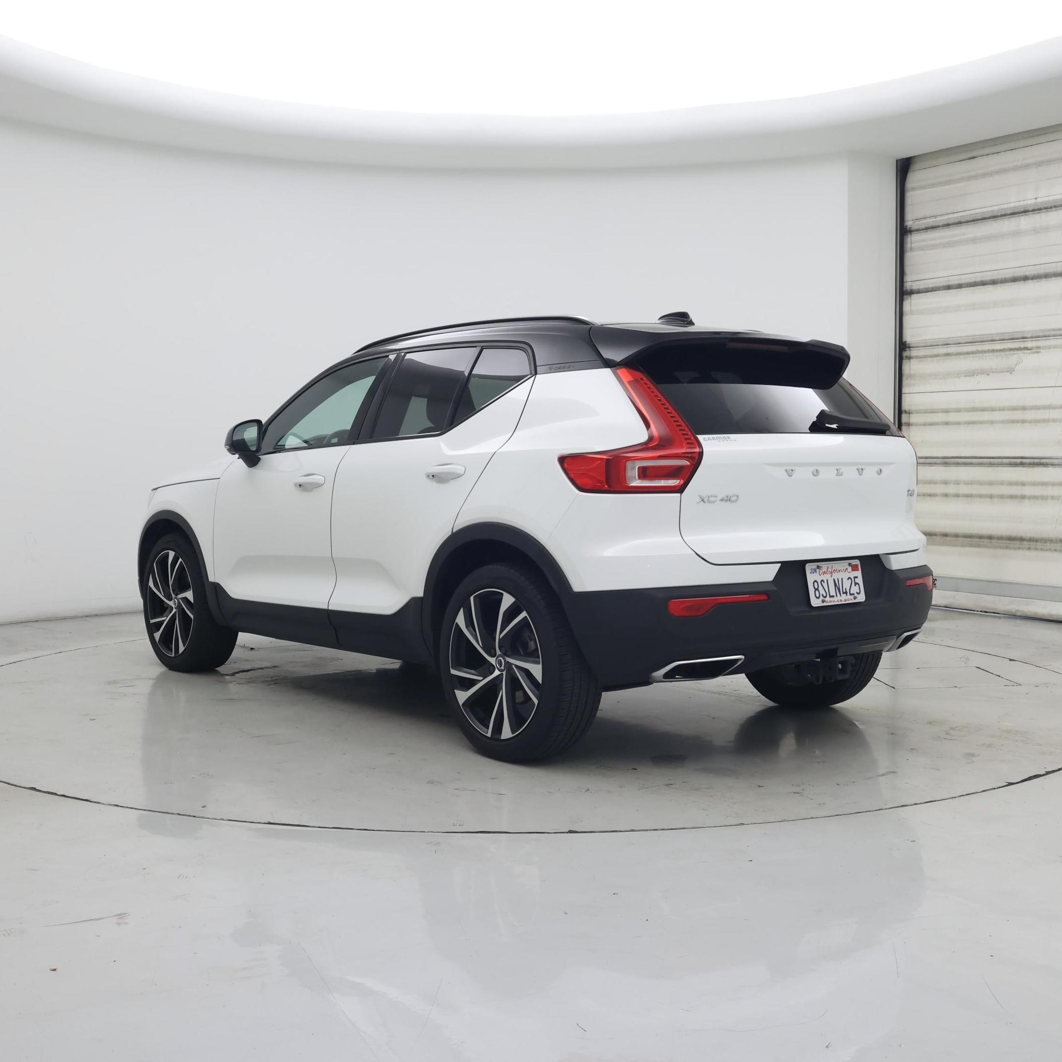 Thumbnail: 2020 Volvo XC40 - 2