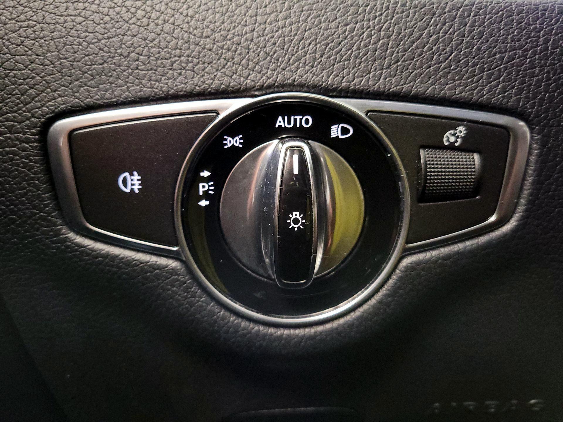 Thumbnail: 2018 Mercedes-Benz E-Class - 13