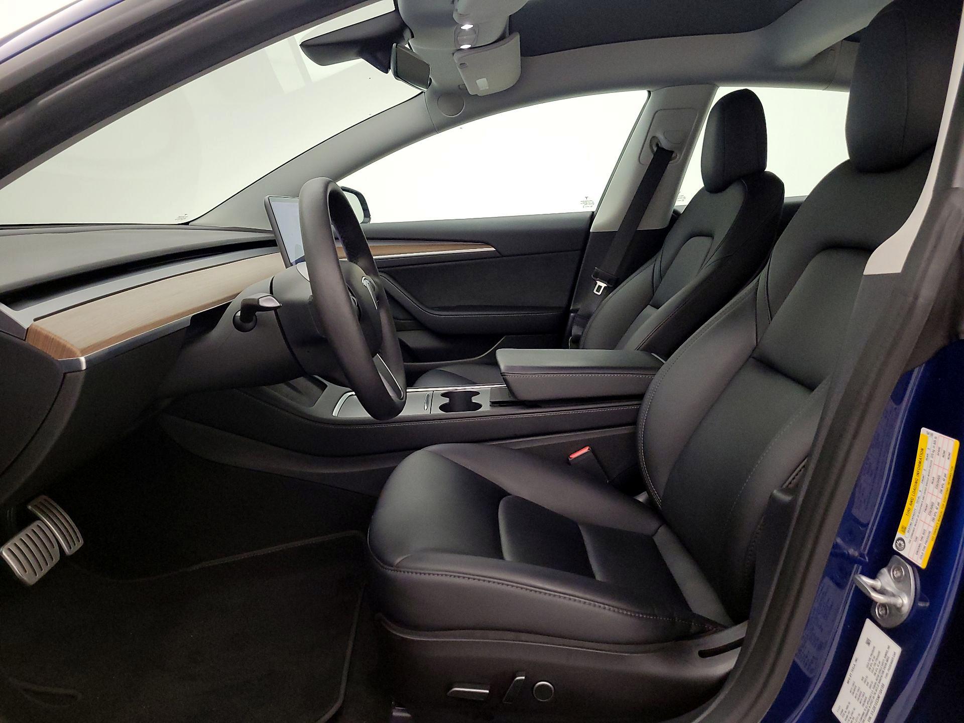 Thumbnail: 2022 Tesla Model 3 - 11