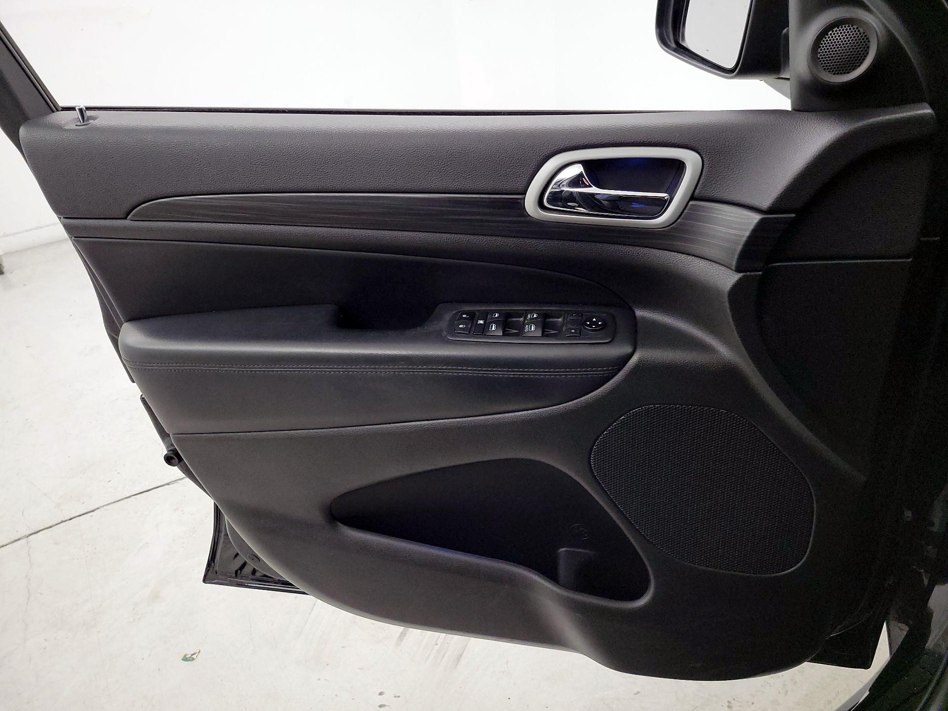 Thumbnail: 2021 Jeep Grand Cherokee - 12