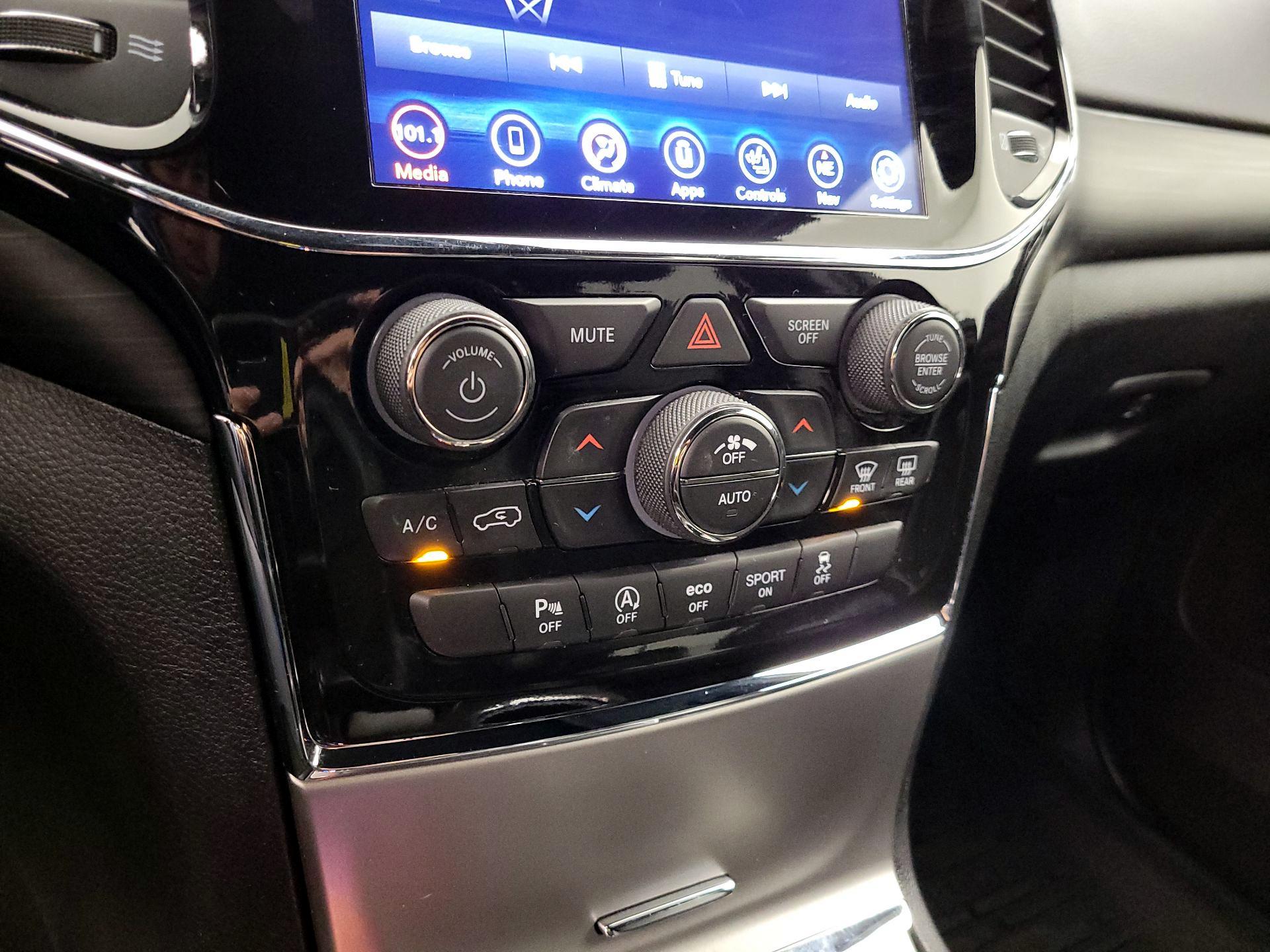 Thumbnail: 2021 Jeep Grand Cherokee - 16