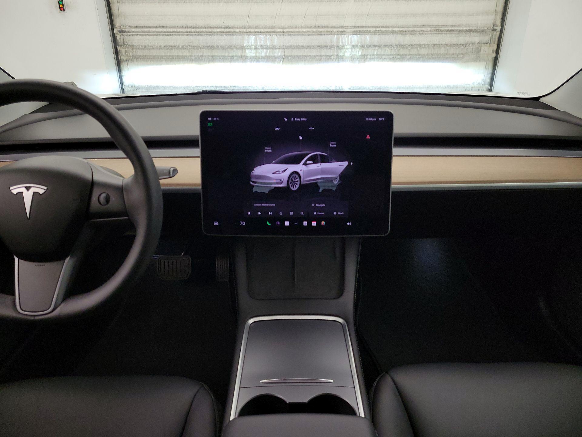 Thumbnail: 2022 Tesla Model 3 - 9