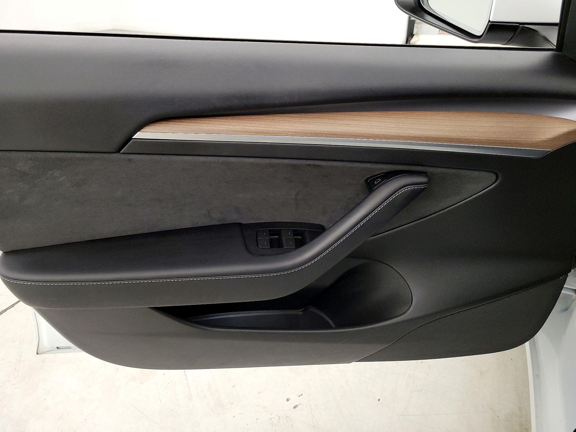 Thumbnail: 2022 Tesla Model 3 - 12