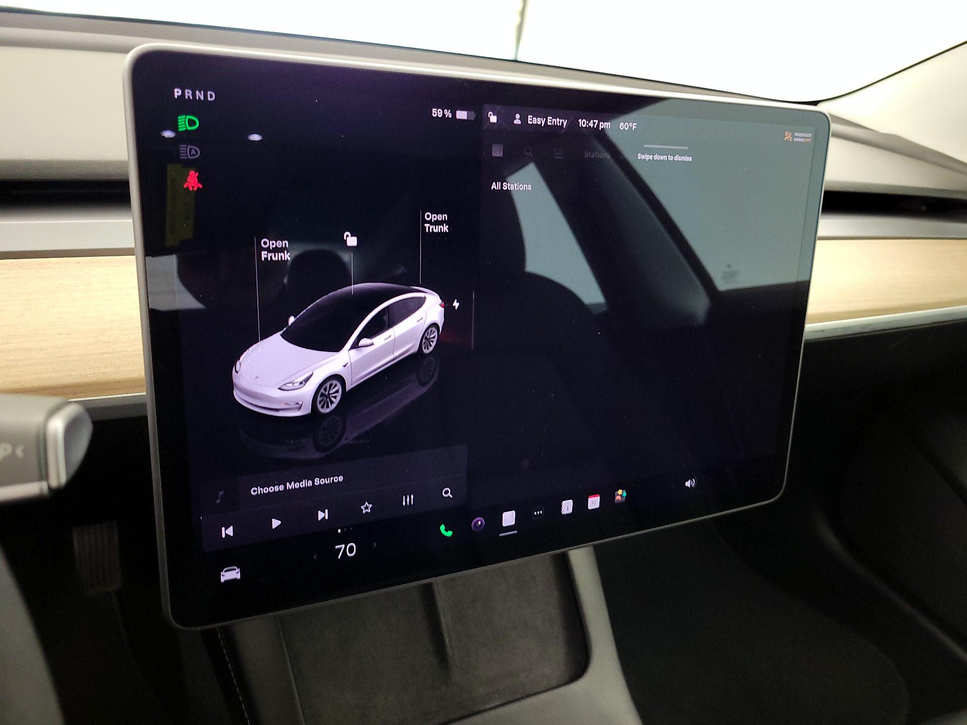 Thumbnail: 2022 Tesla Model 3 - 15