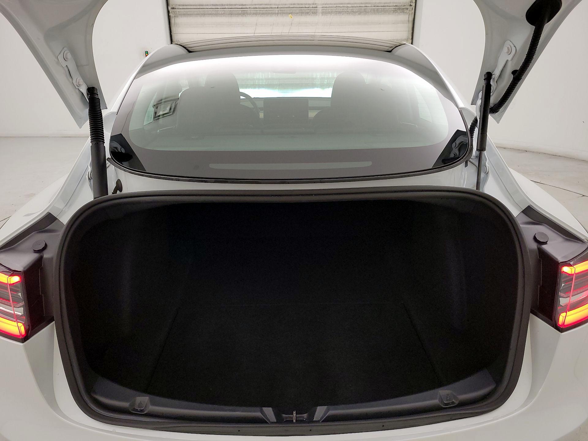 Thumbnail: 2022 Tesla Model 3 - 20