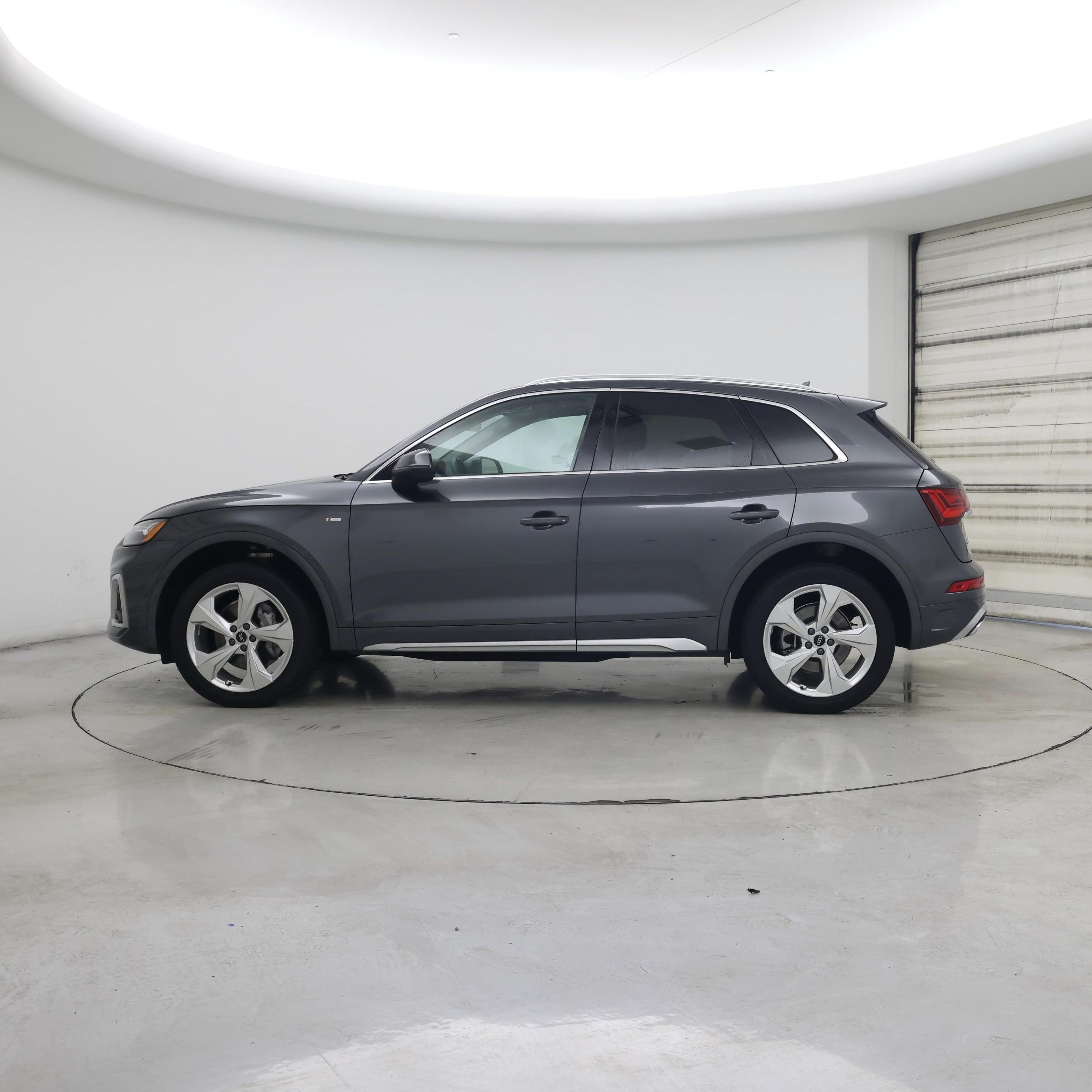 Thumbnail: 2022 Audi Q5 - 3