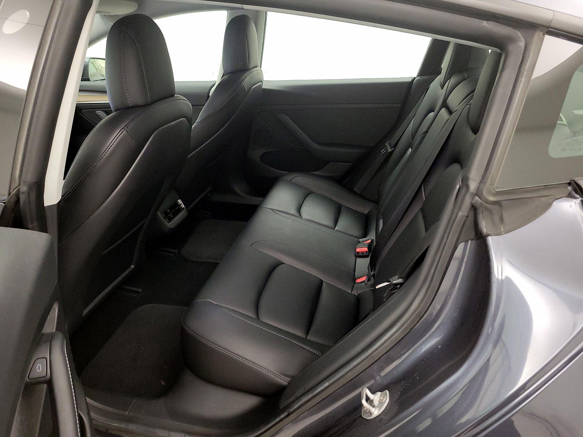 Thumbnail: 2021 Tesla Model 3 - 18