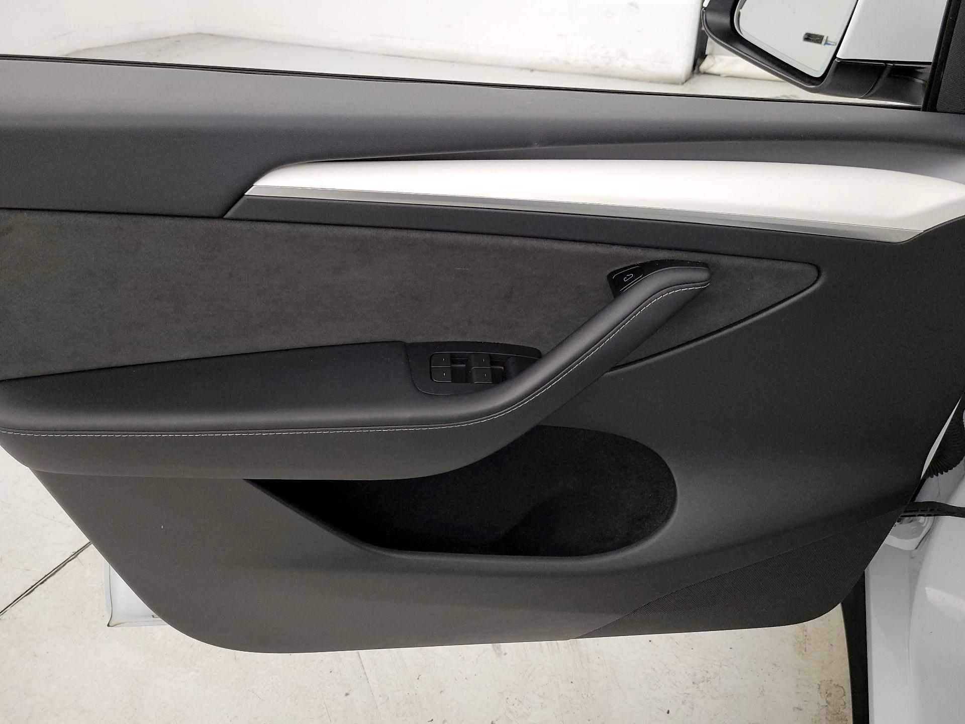 Thumbnail: 2023 Tesla Model Y - 12