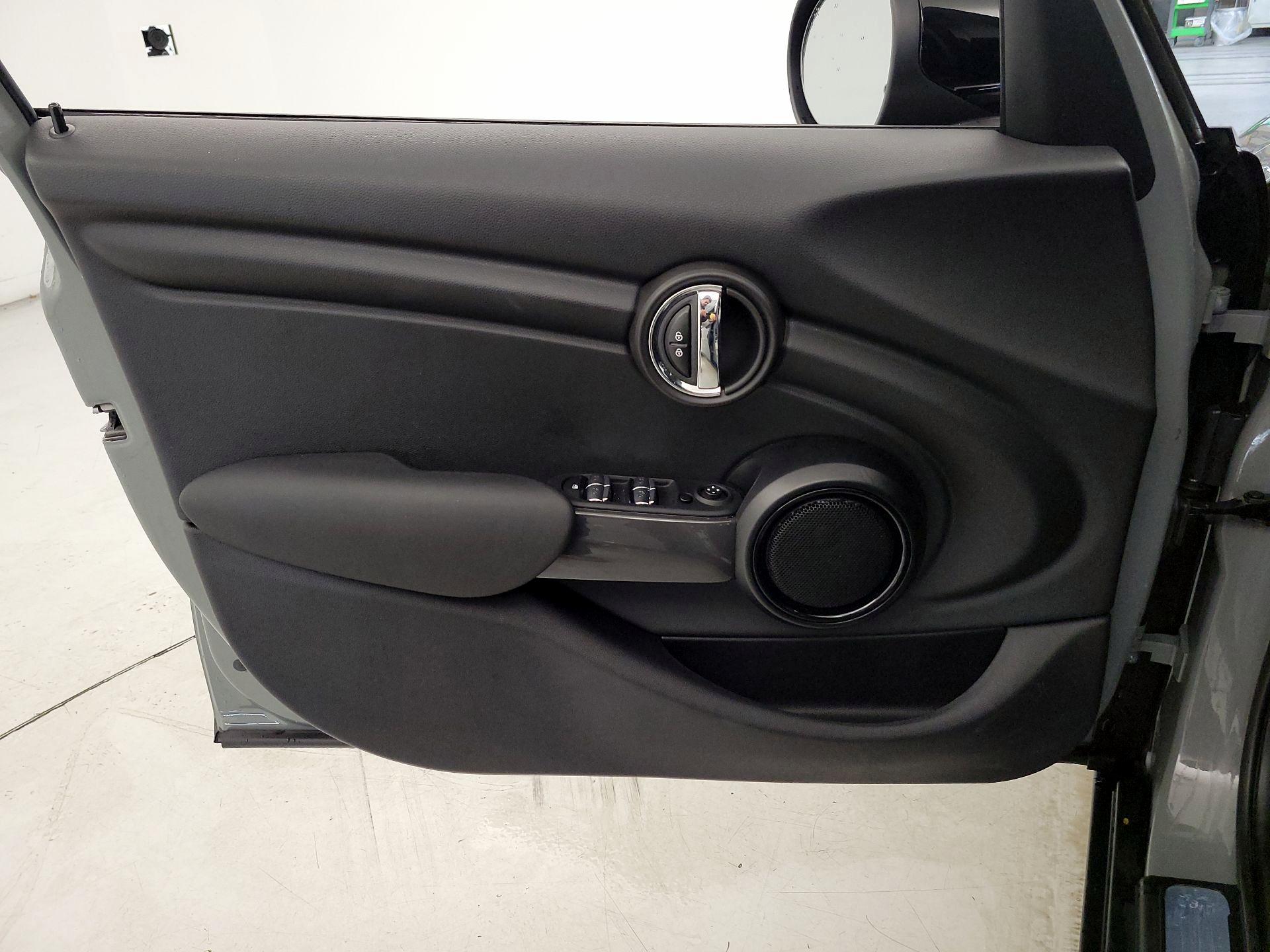 Thumbnail: 2022 MINI Cooper Hardtop - 12