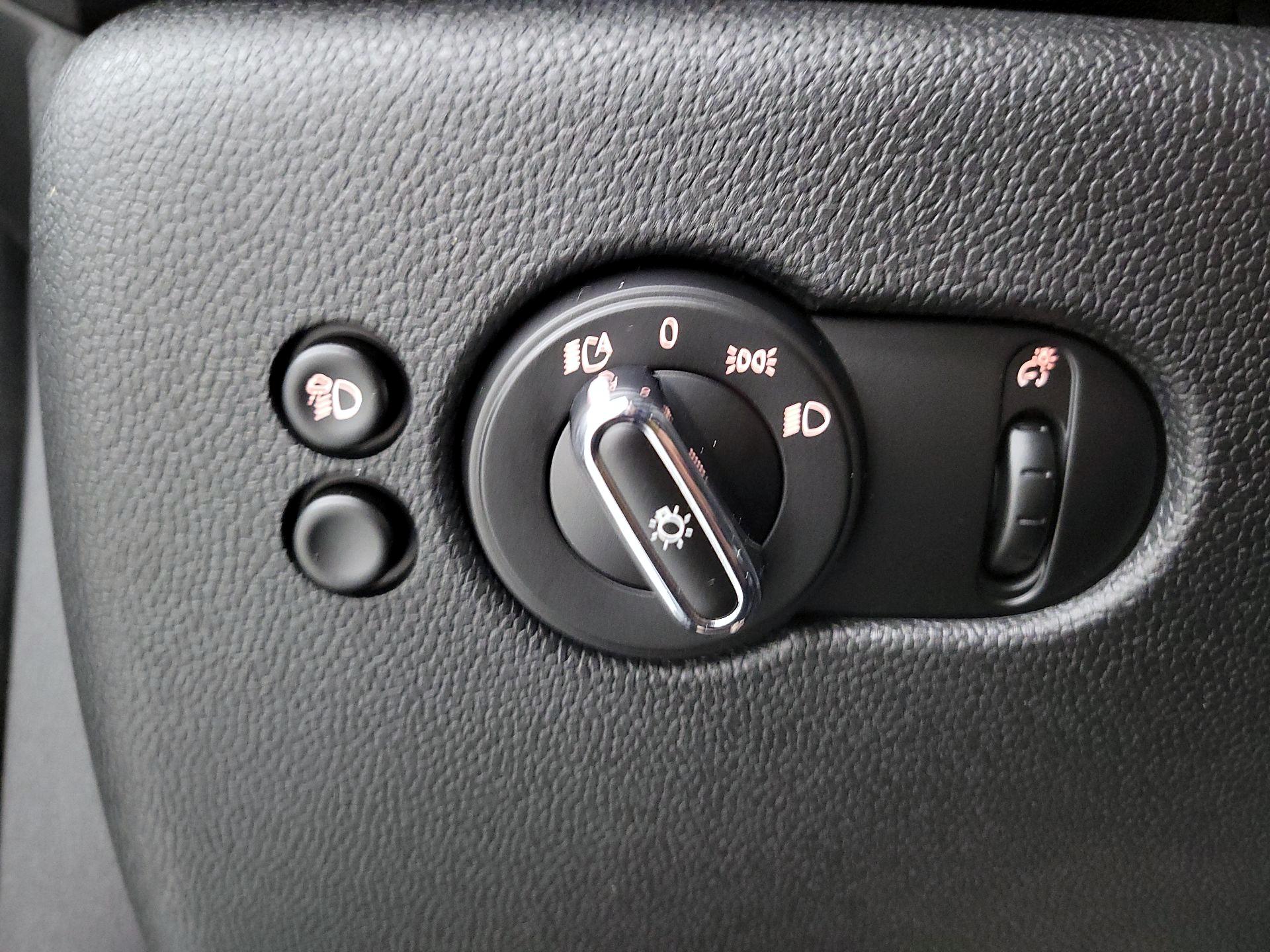 Thumbnail: 2022 MINI Cooper Hardtop - 13