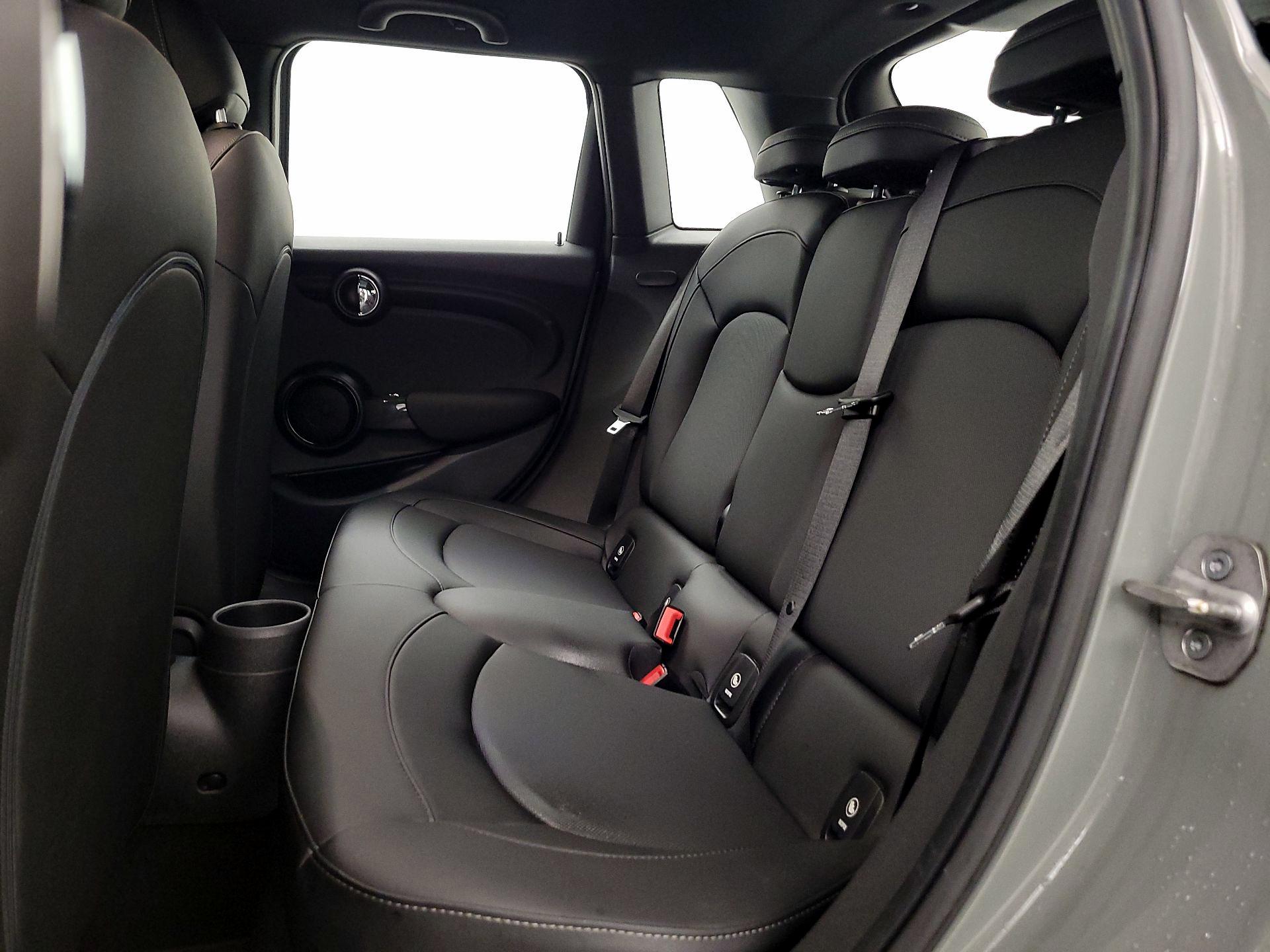 Thumbnail: 2022 MINI Cooper Hardtop - 17