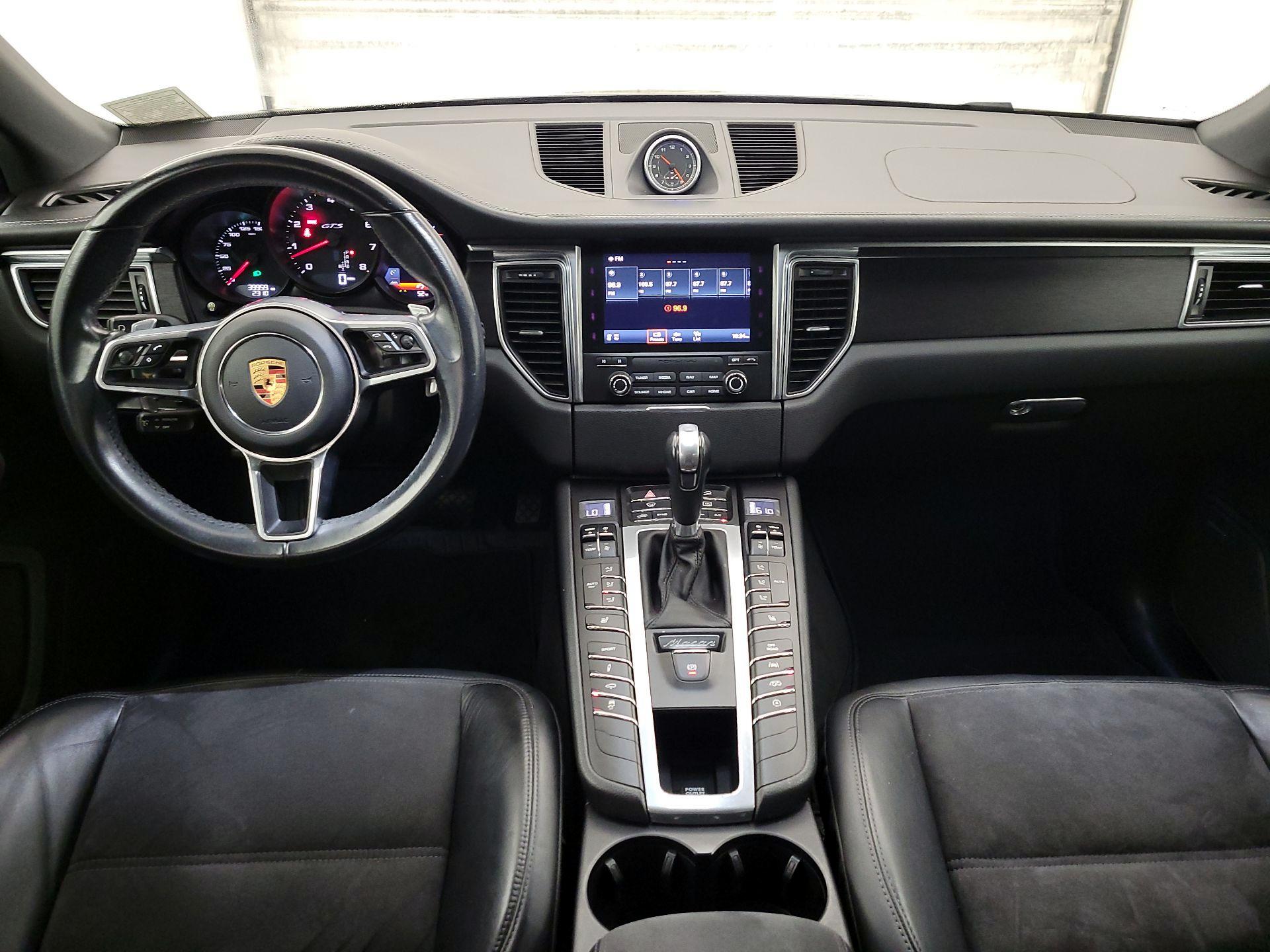 Thumbnail: 2018 Porsche Macan - 9