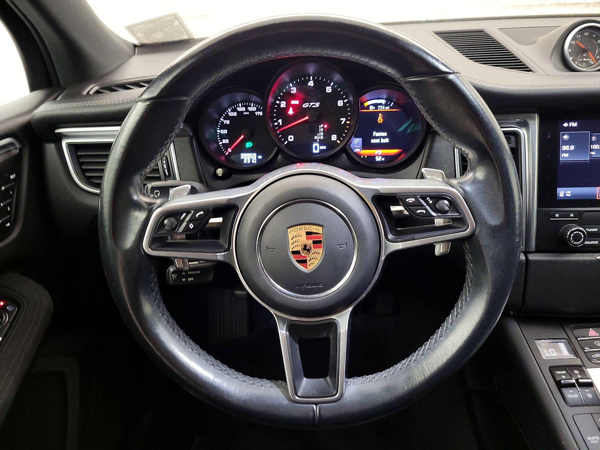 Thumbnail: 2018 Porsche Macan - 10