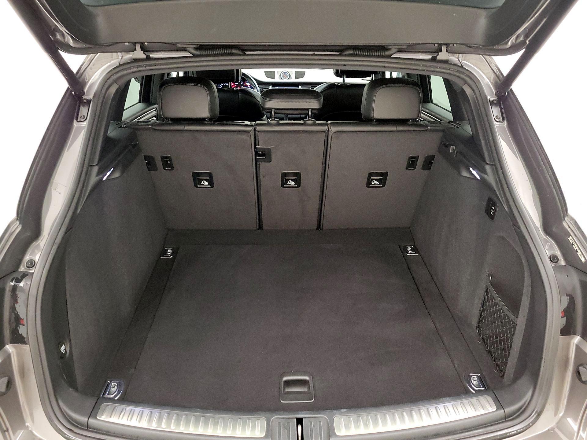 Thumbnail: 2018 Porsche Macan - 18