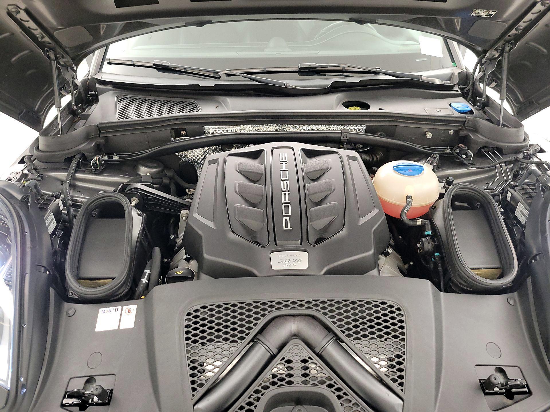 Thumbnail: 2018 Porsche Macan - 19