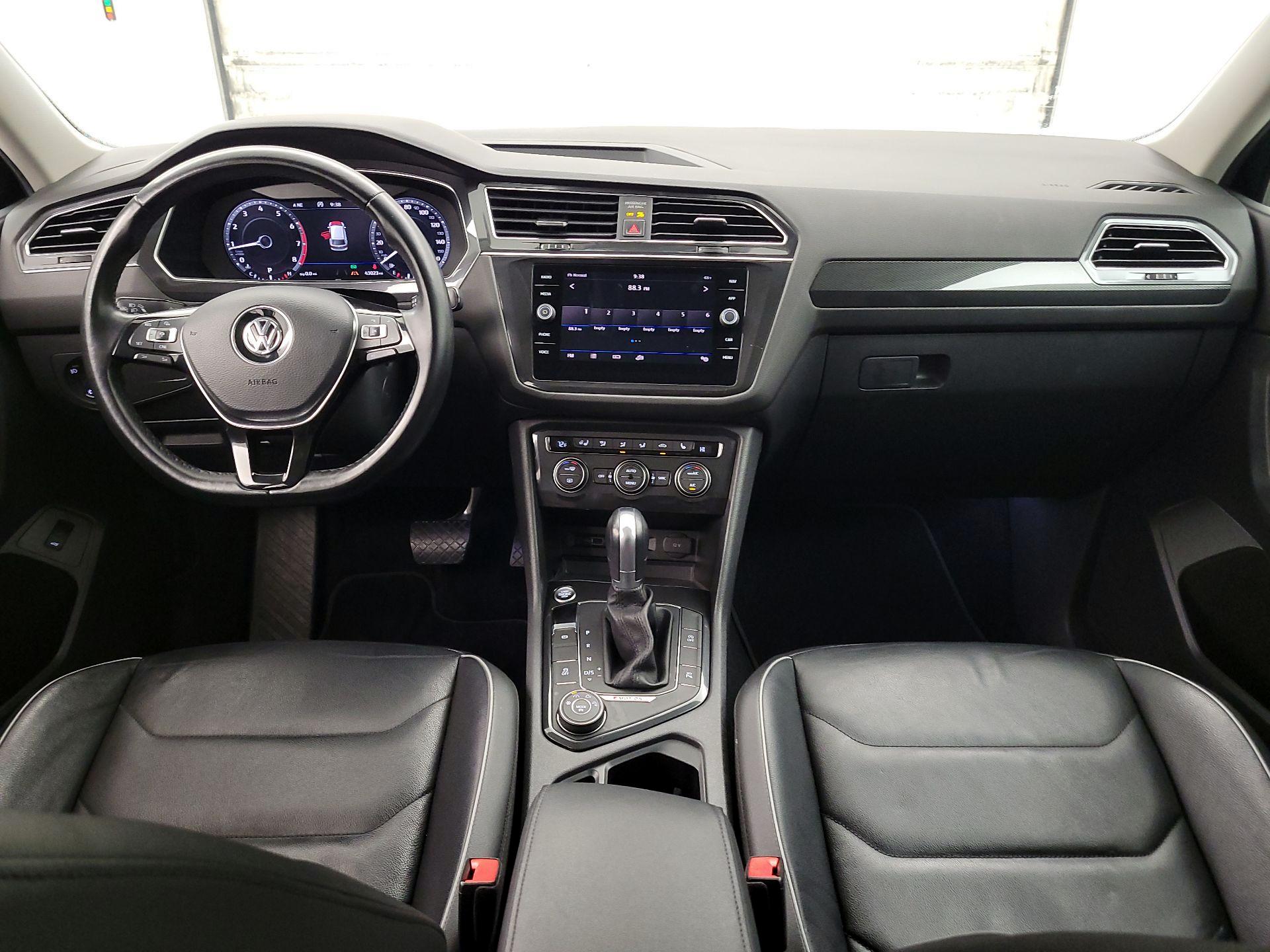 Thumbnail: 2018 Volkswagen Tiguan - 9