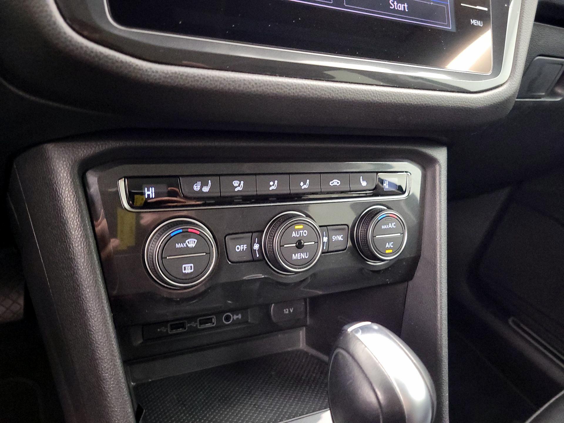 Thumbnail: 2018 Volkswagen Tiguan - 16