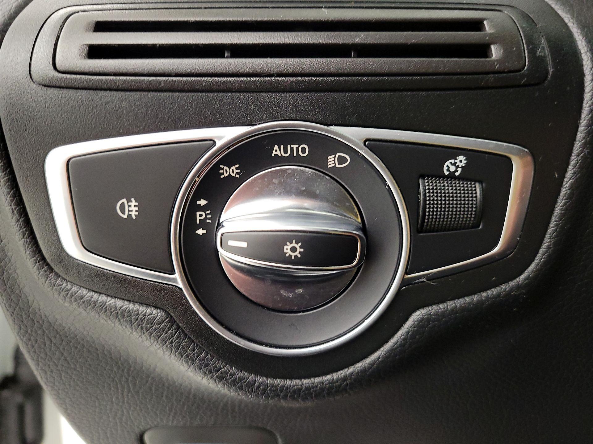 Thumbnail: 2018 Mercedes-Benz GLC - 13