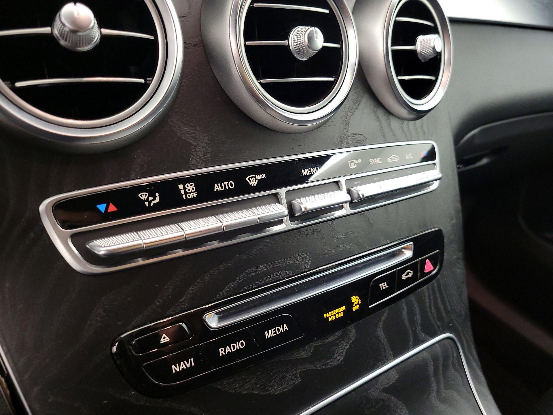 Thumbnail: 2018 Mercedes-Benz GLC - 16