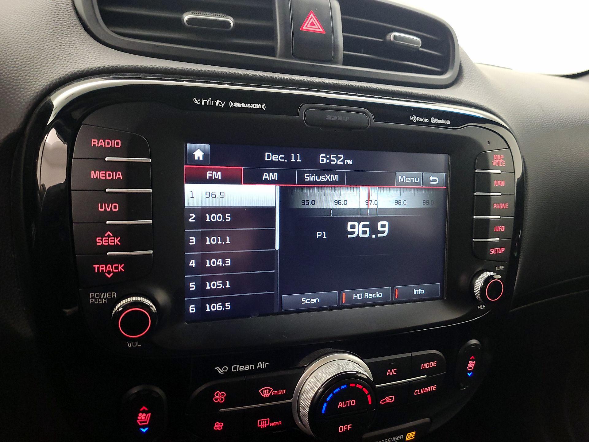 Thumbnail: 2015 Kia Soul - 16