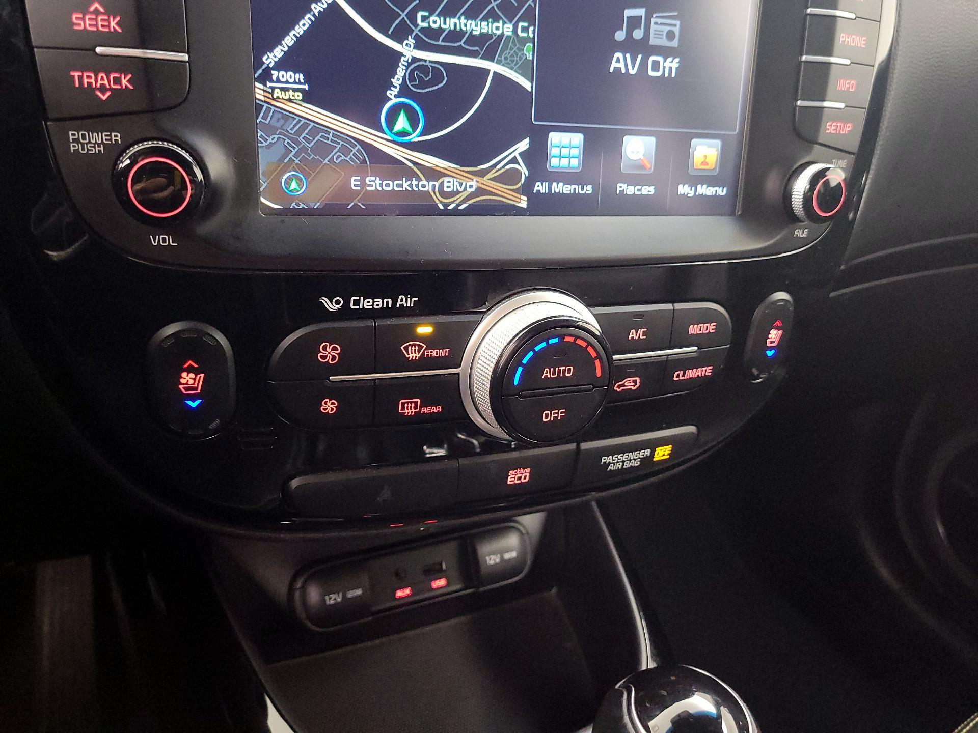 Thumbnail: 2015 Kia Soul - 17