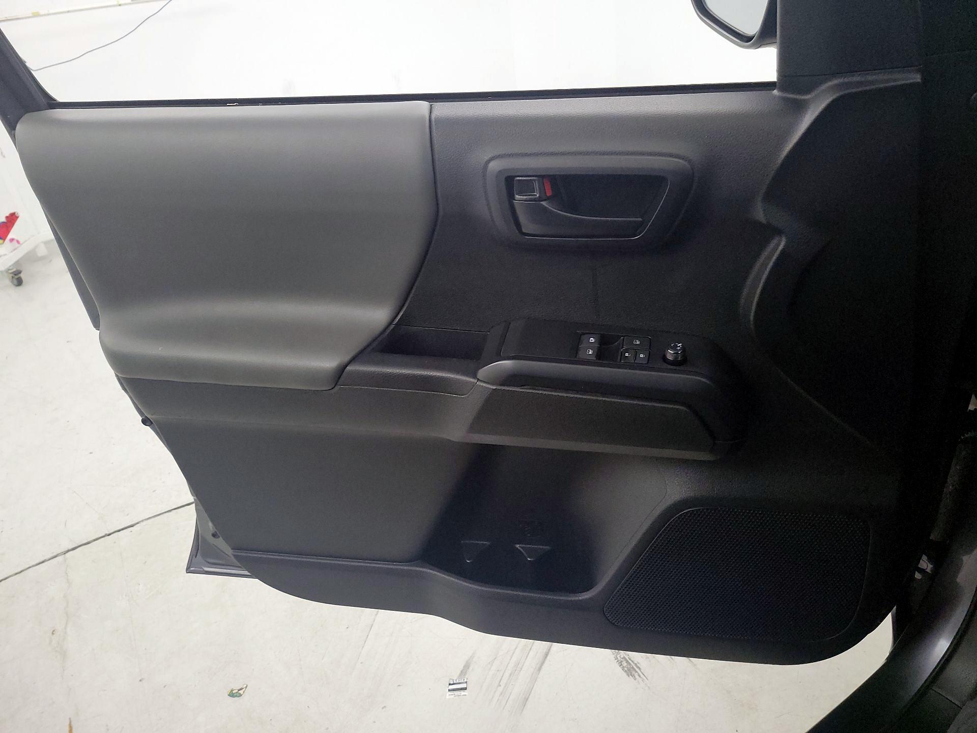 Thumbnail: 2021 Toyota Tacoma - 12