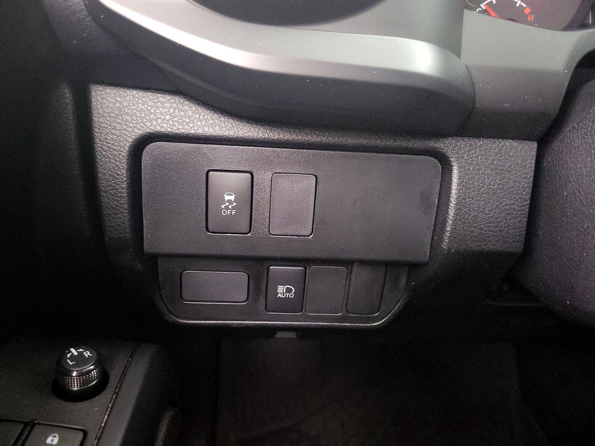 Thumbnail: 2021 Toyota Tacoma - 13