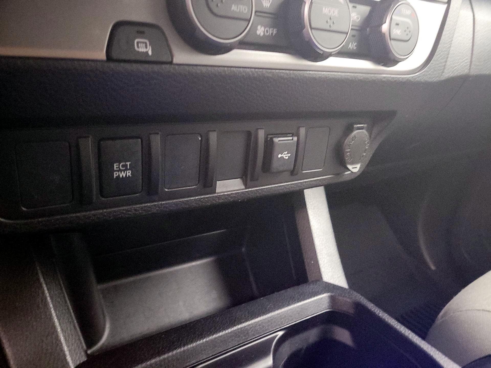 Thumbnail: 2021 Toyota Tacoma - 18