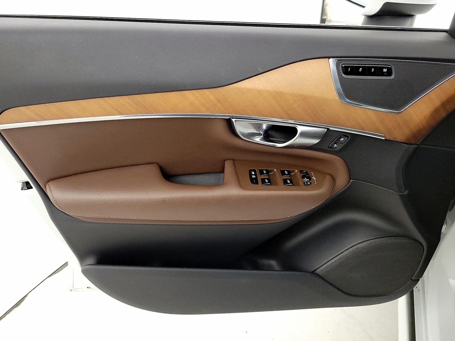 Thumbnail: 2021 Volvo XC90 - 12