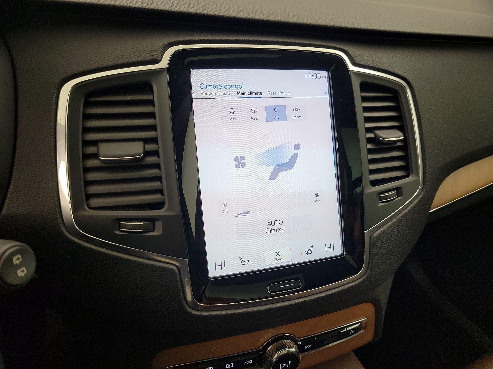 Thumbnail: 2021 Volvo XC90 - 17