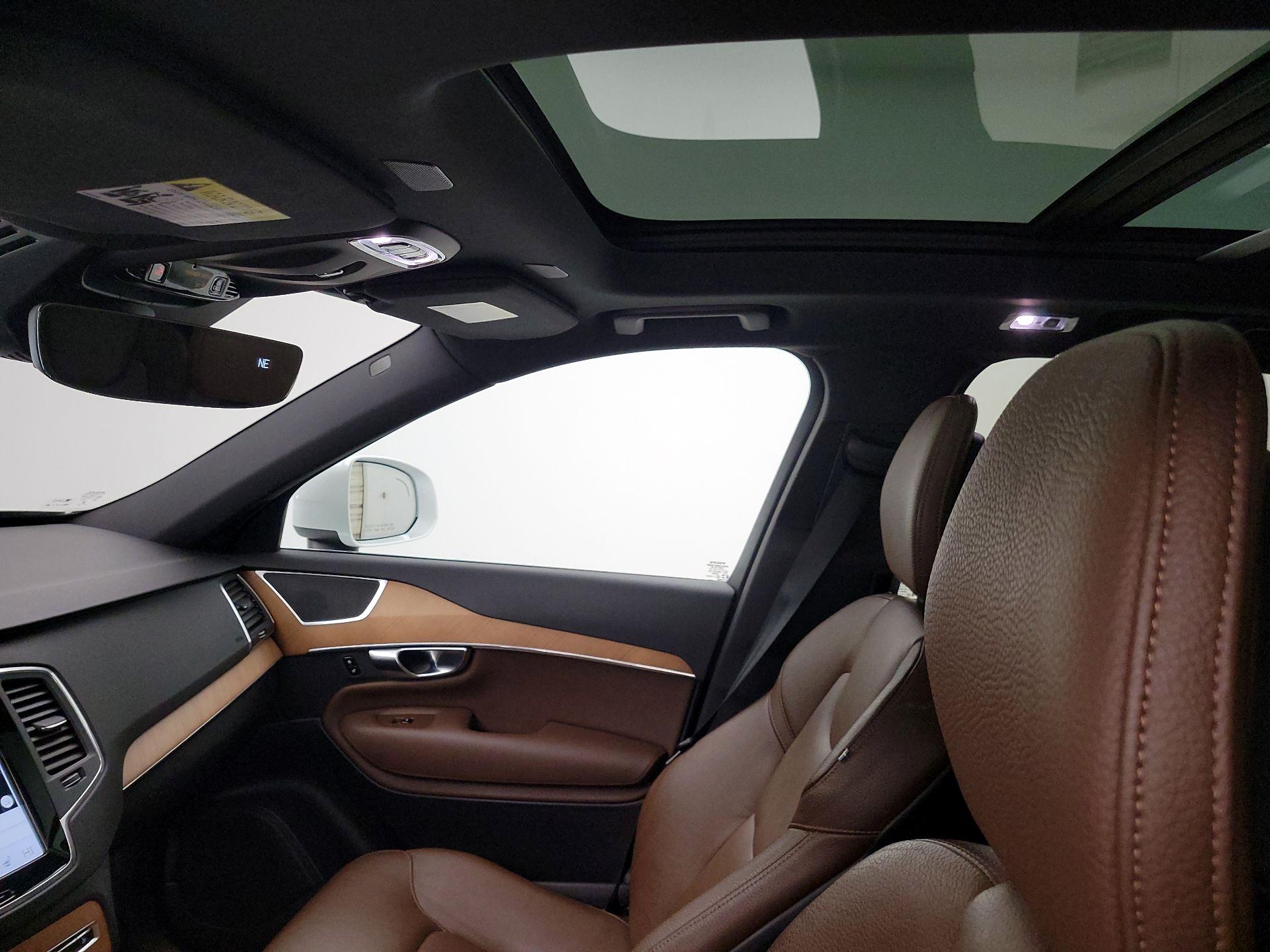 Thumbnail: 2021 Volvo XC90 - 20