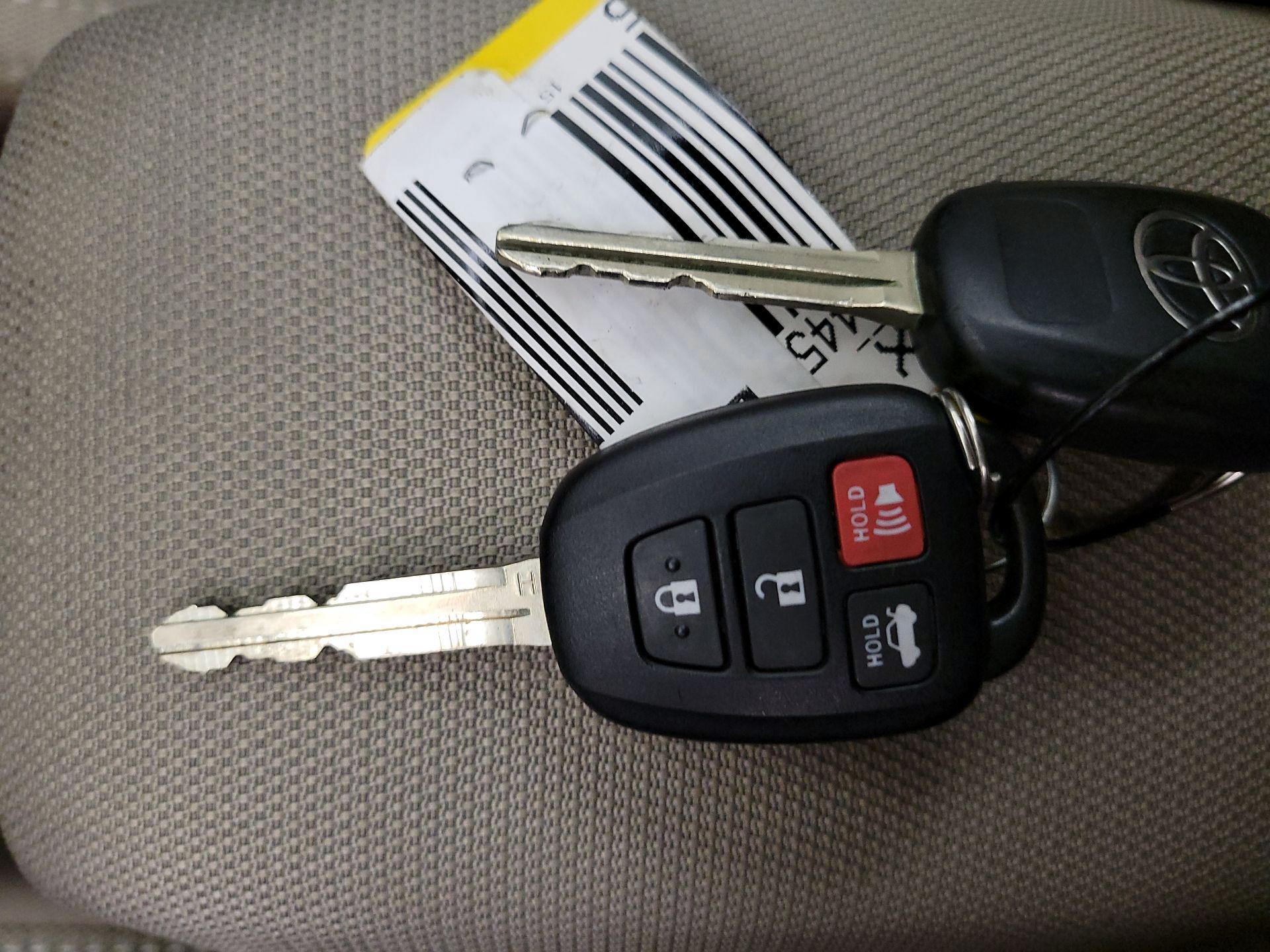 Thumbnail: 2015 Toyota Corolla - 20