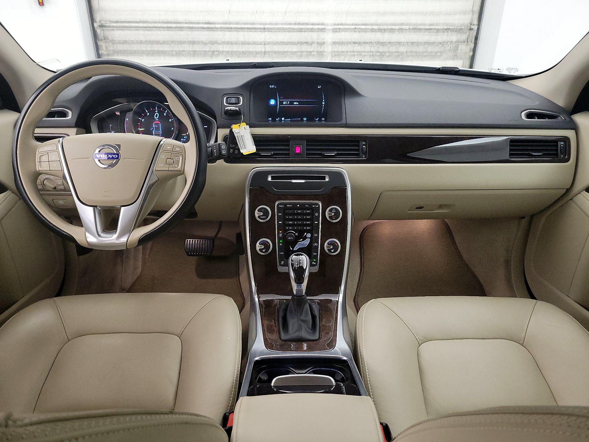 Thumbnail: 2015 Volvo XC70 - 9