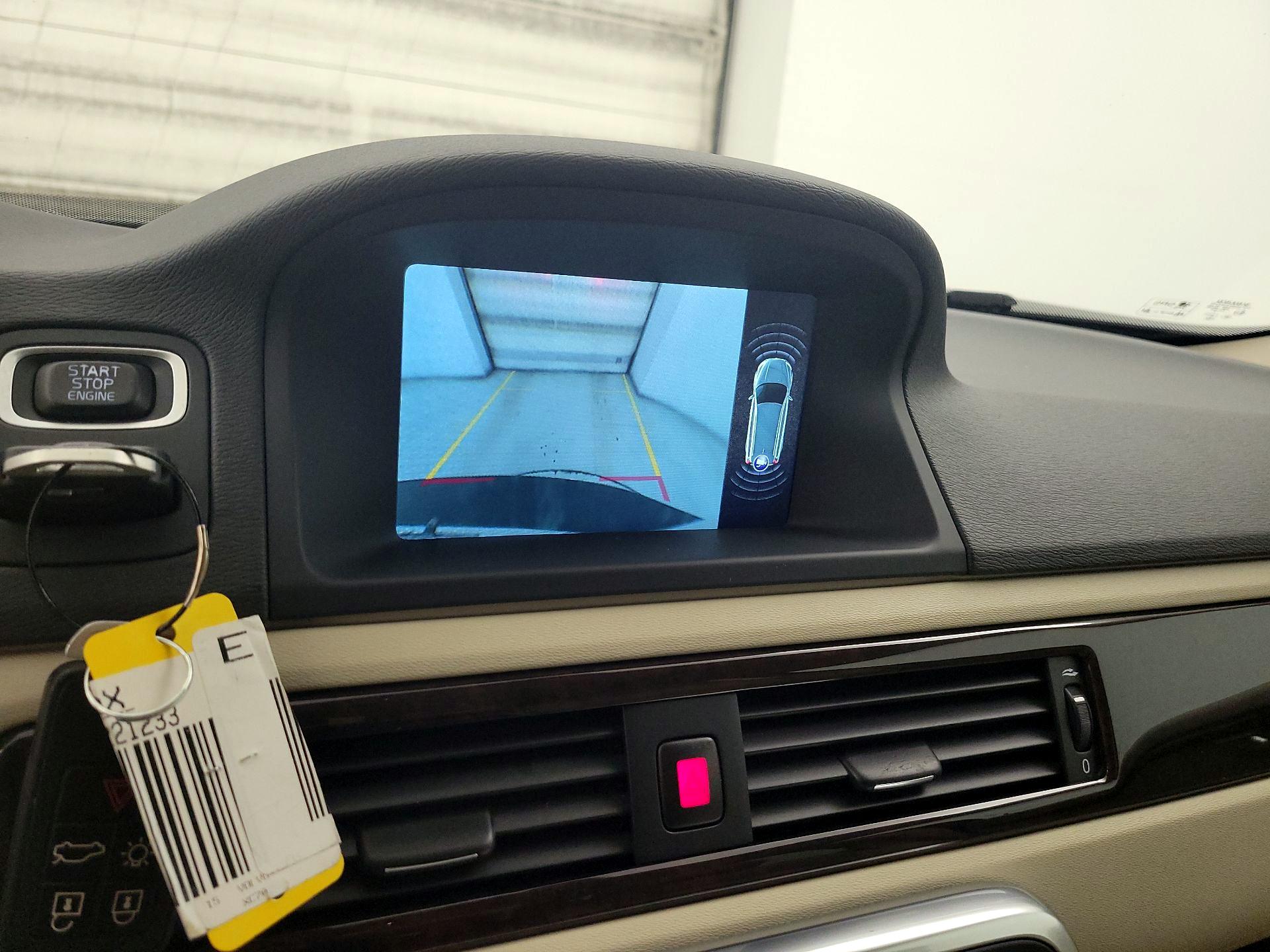 Thumbnail: 2015 Volvo XC70 - 14