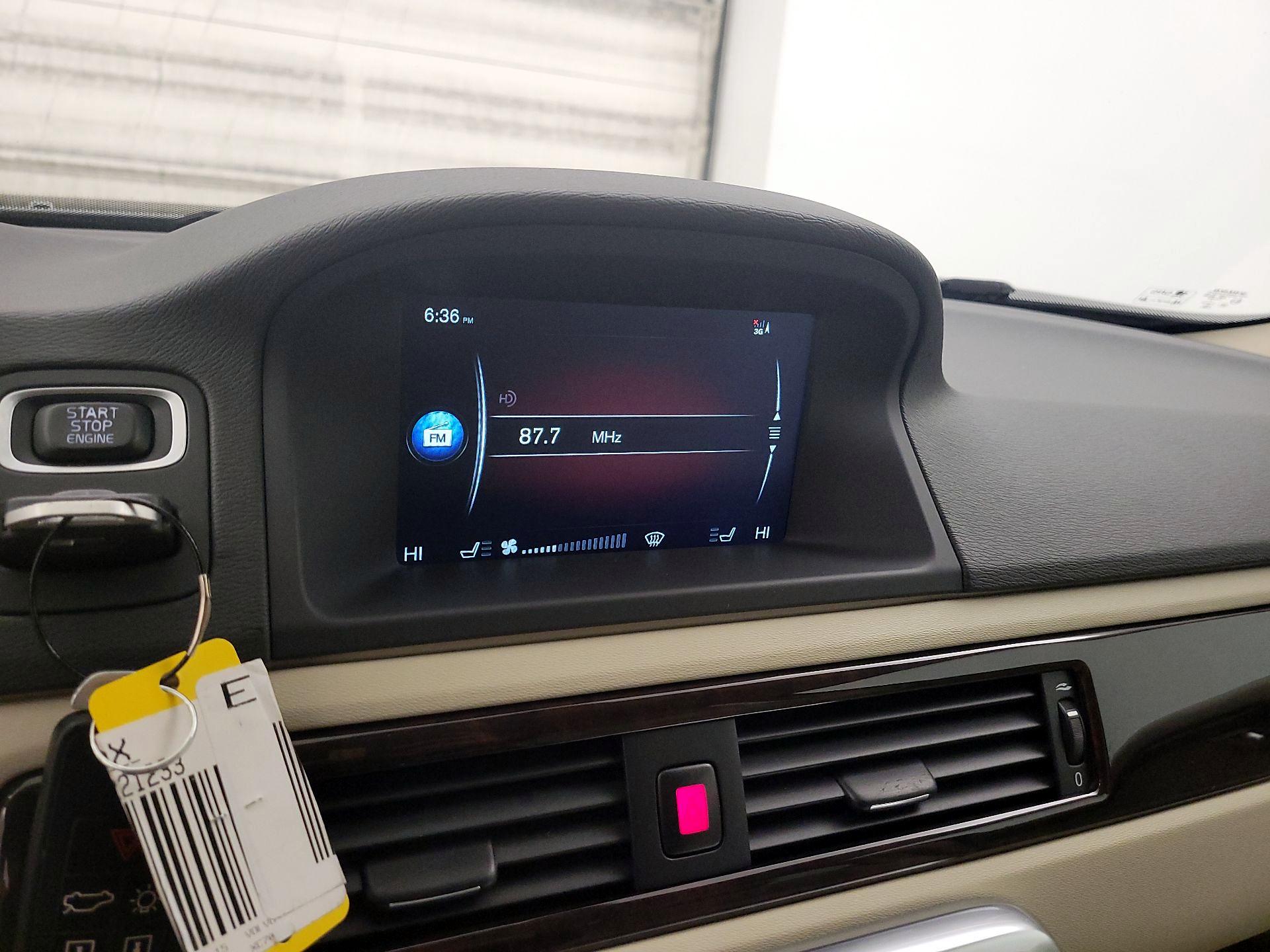 Thumbnail: 2015 Volvo XC70 - 15