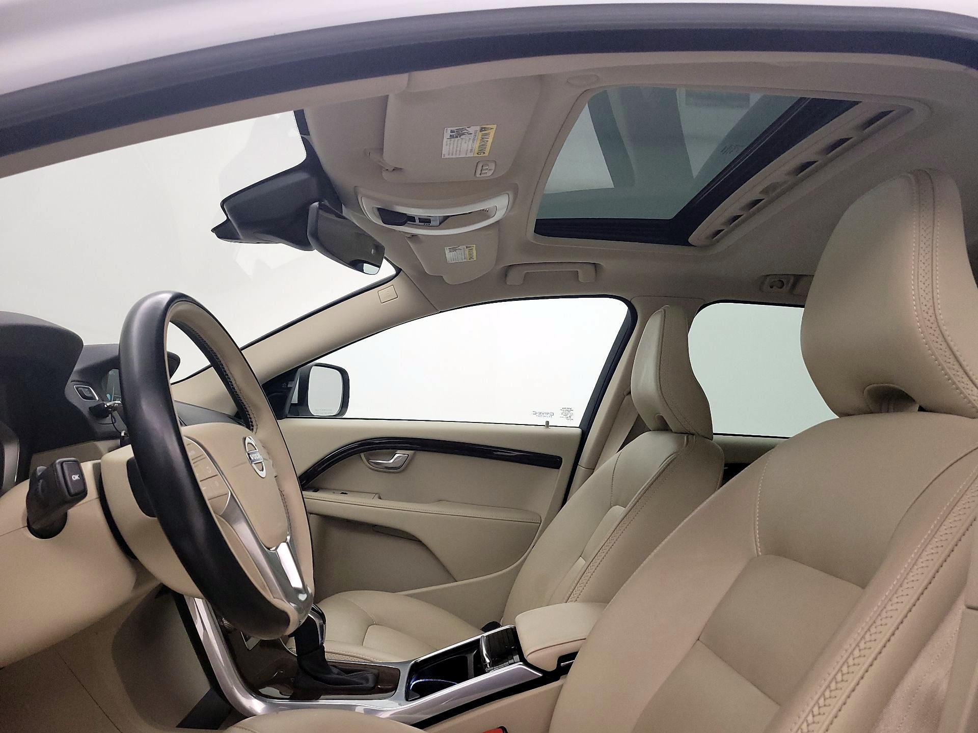 Thumbnail: 2015 Volvo XC70 - 18