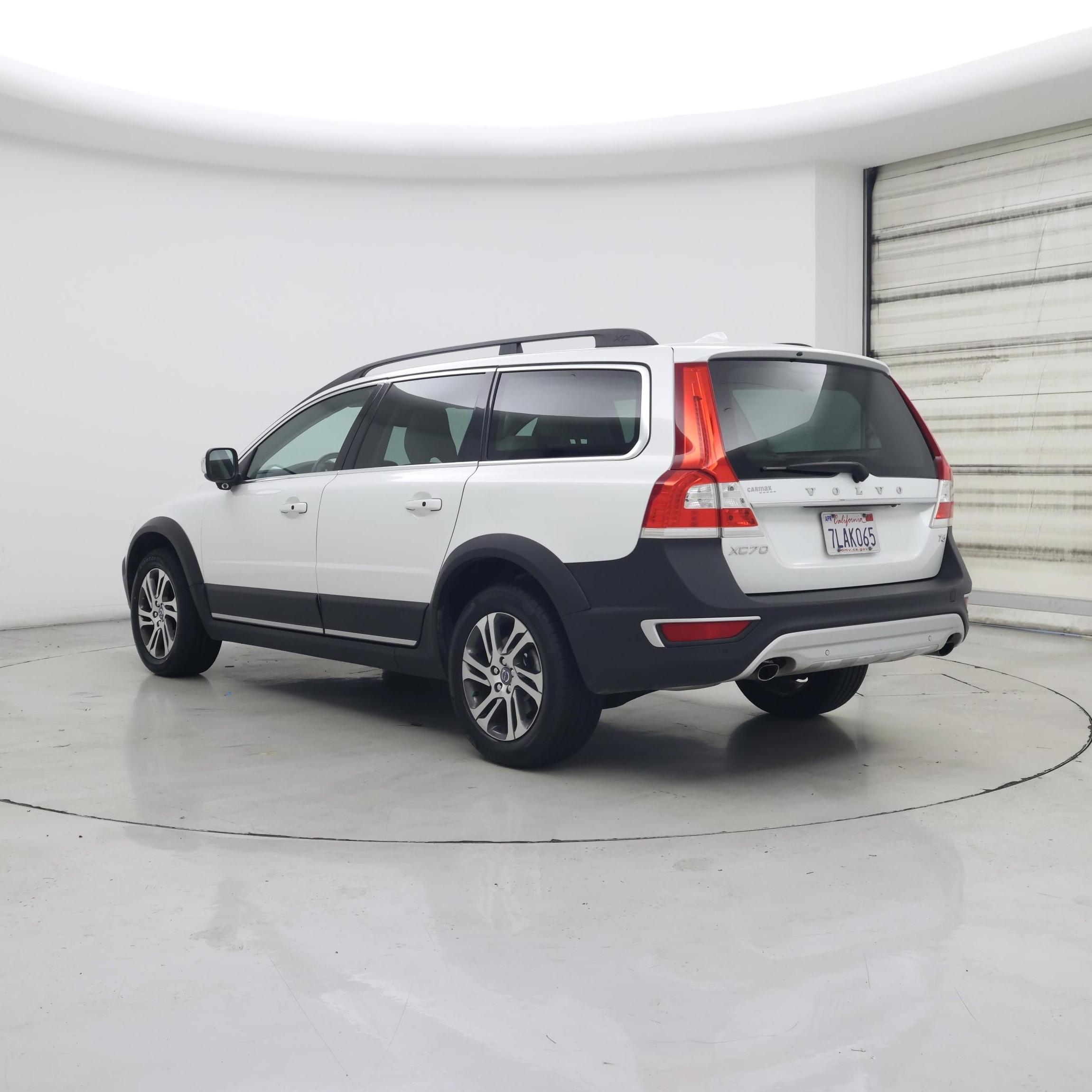 Thumbnail: 2015 Volvo XC70 - 2