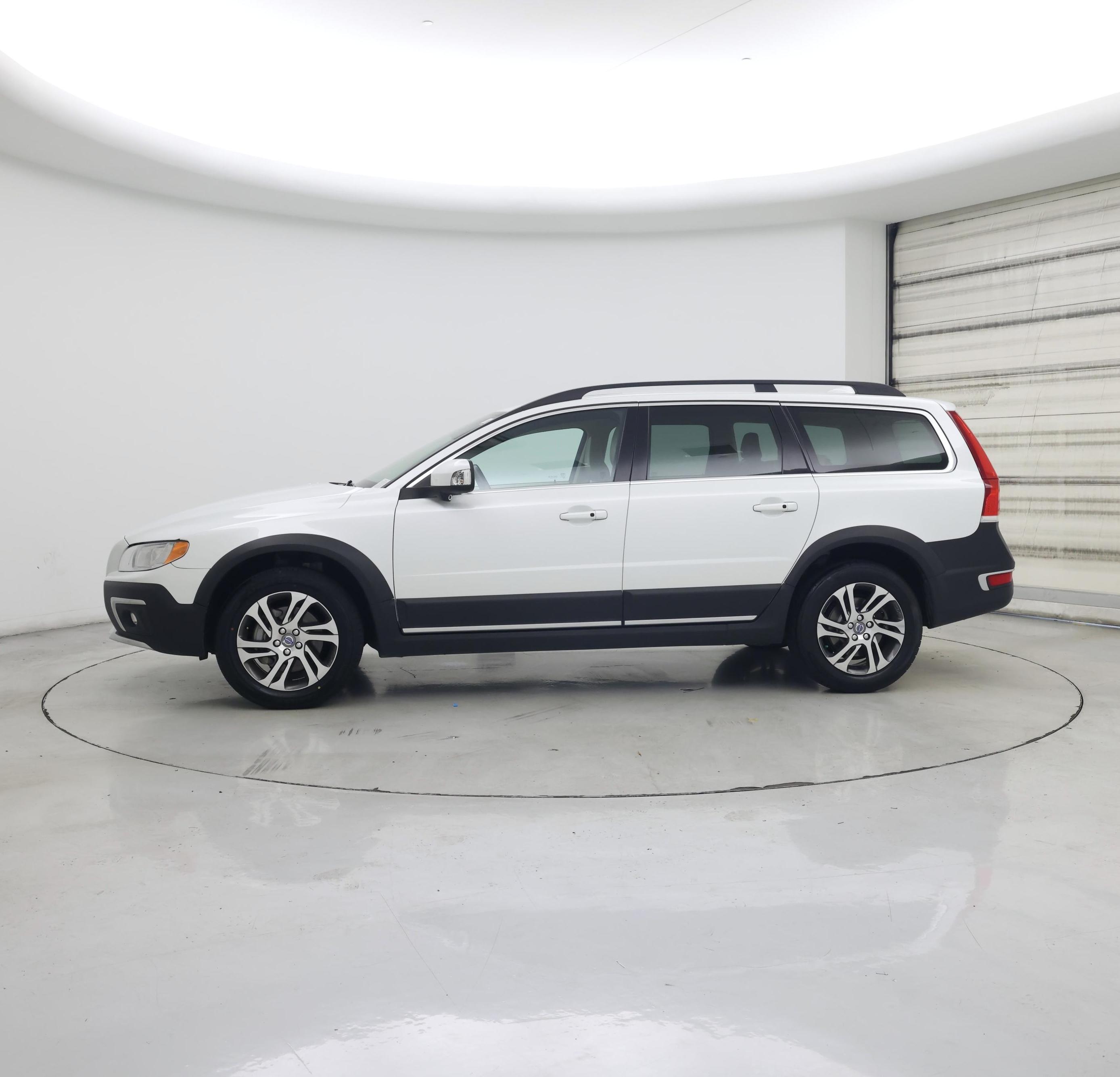 Thumbnail: 2015 Volvo XC70 - 3