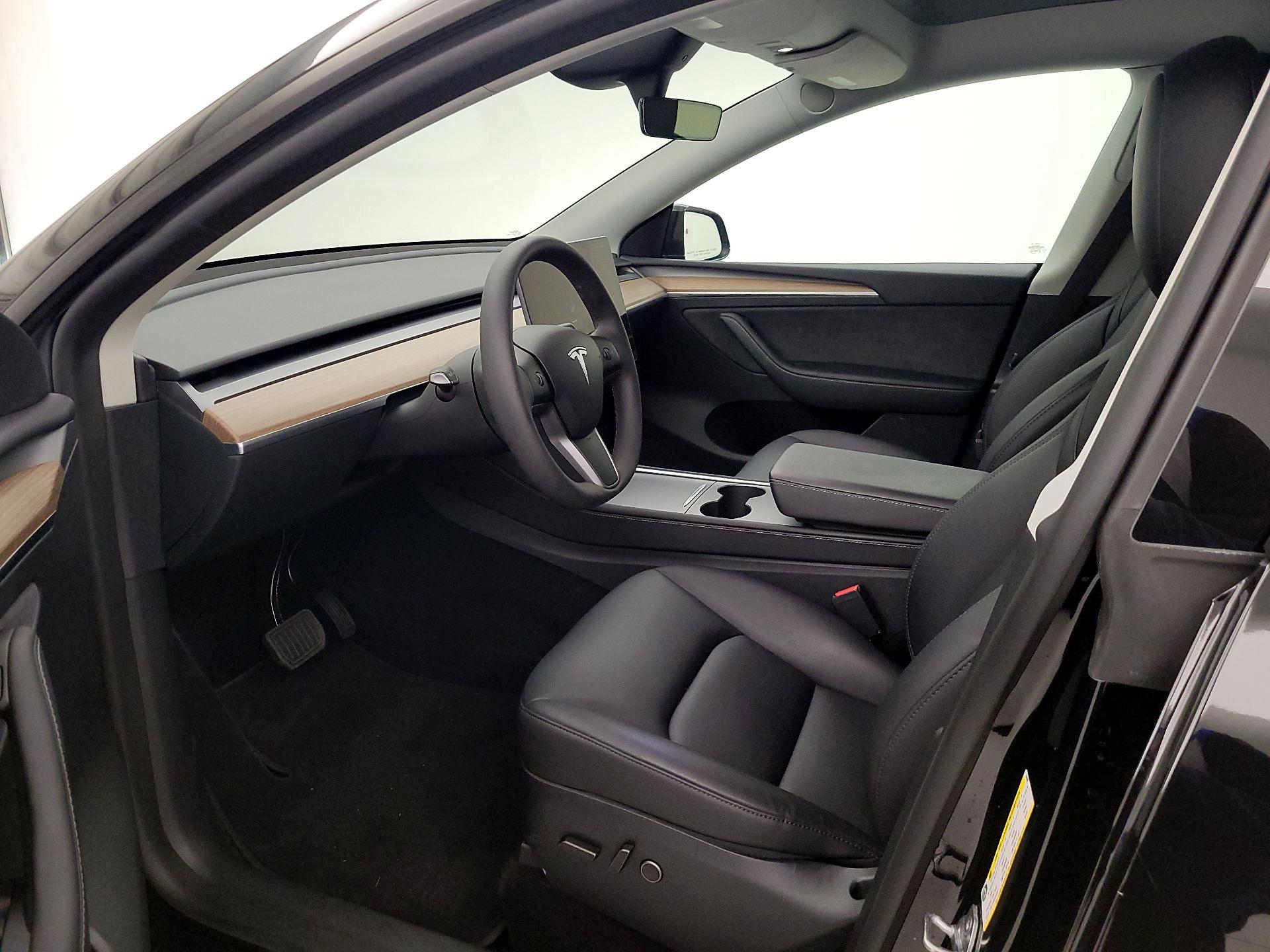 Thumbnail: 2025 Tesla Model Y - 11