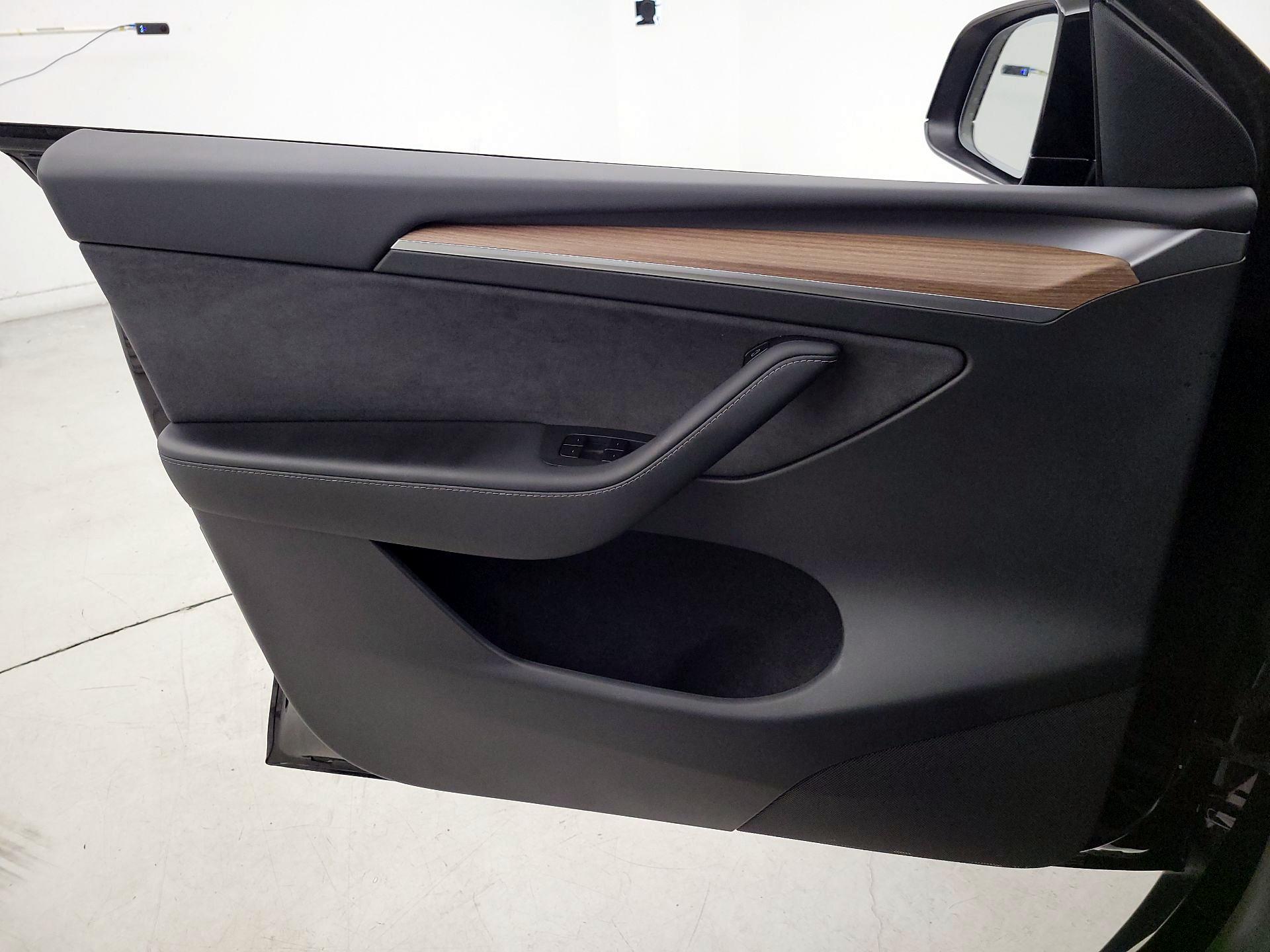 Thumbnail: 2025 Tesla Model Y - 12