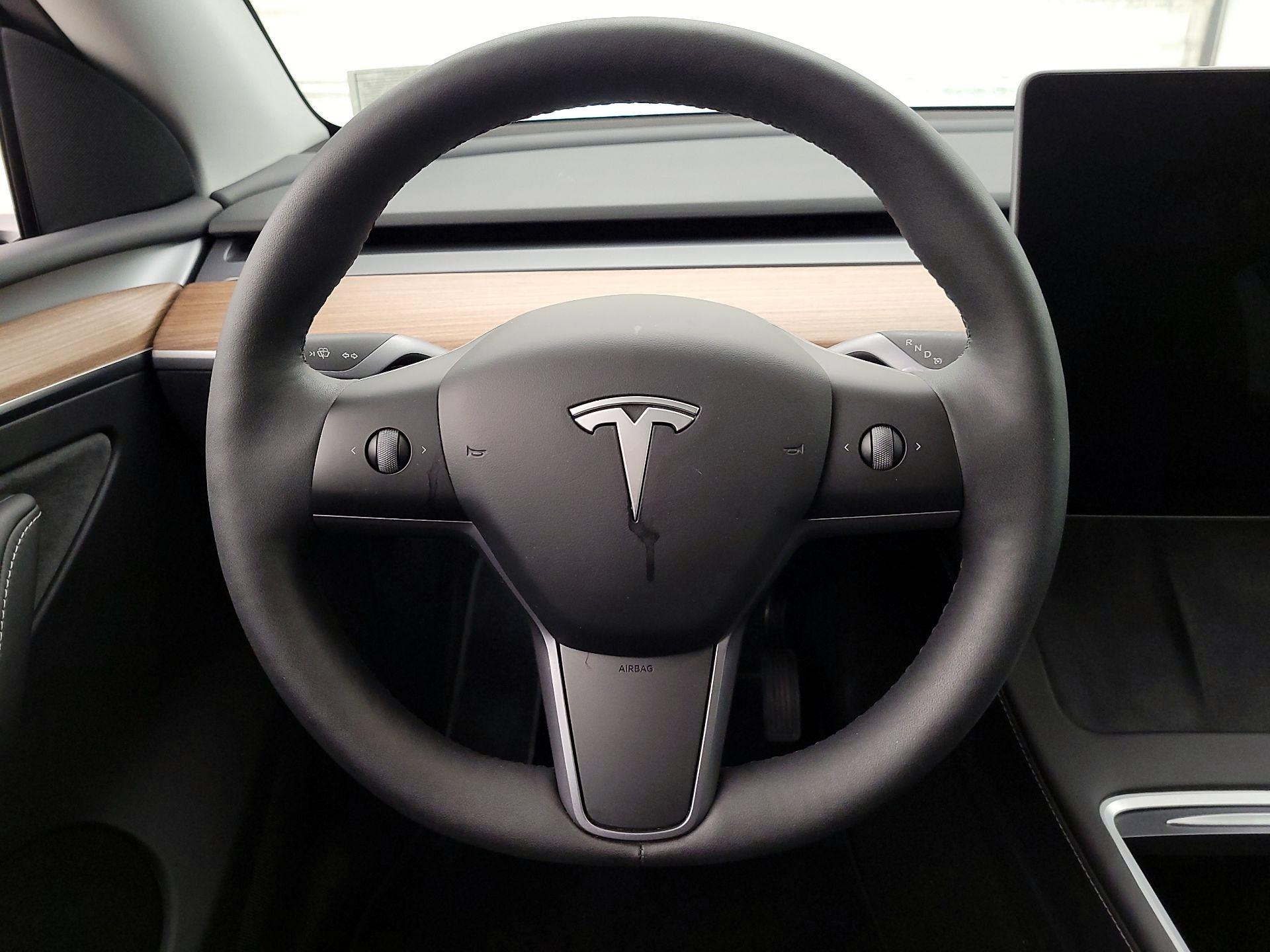 Thumbnail: 2023 Tesla Model Y - 10